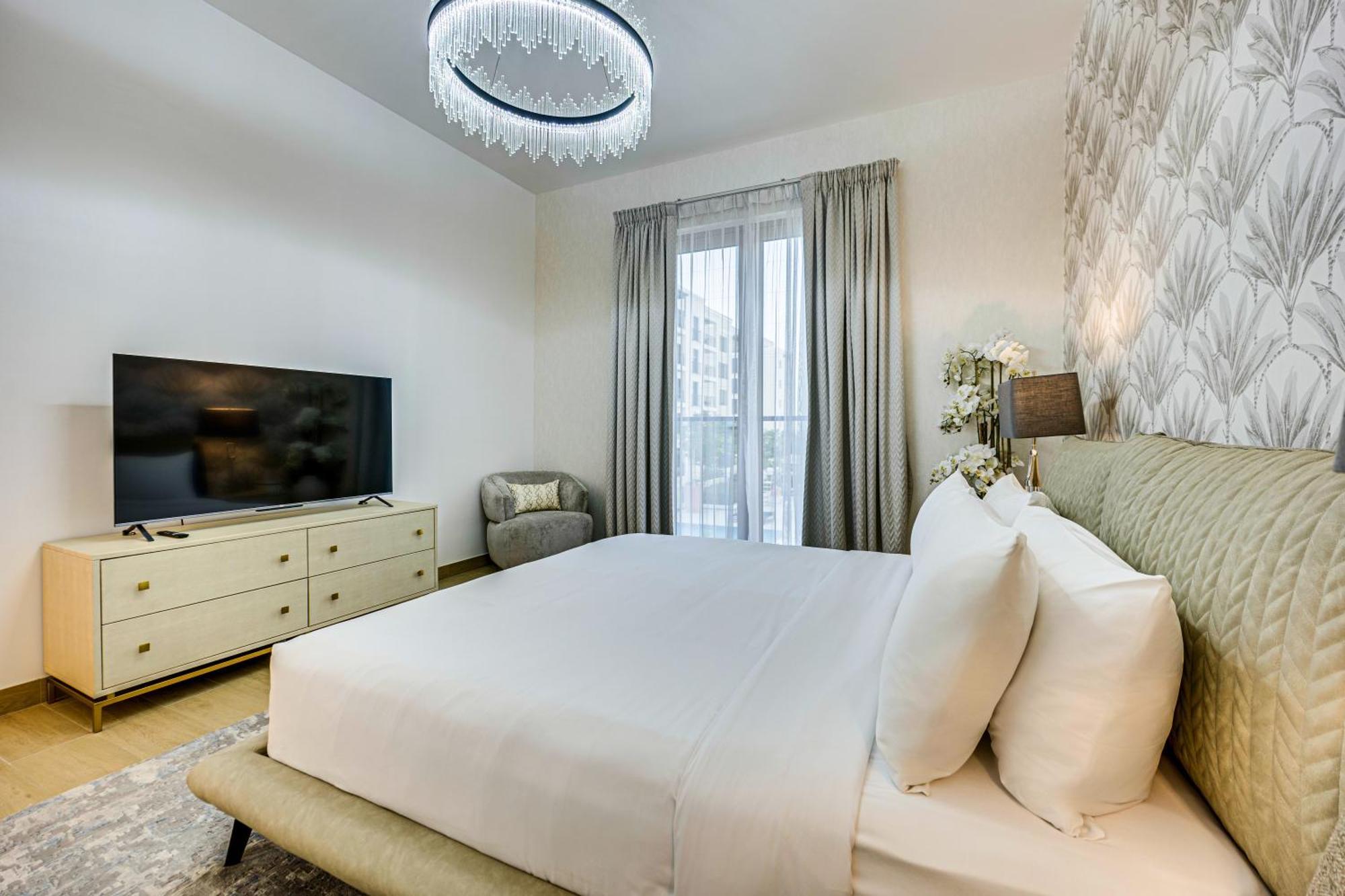 Sea View 3 Bd In La Near The Dubai