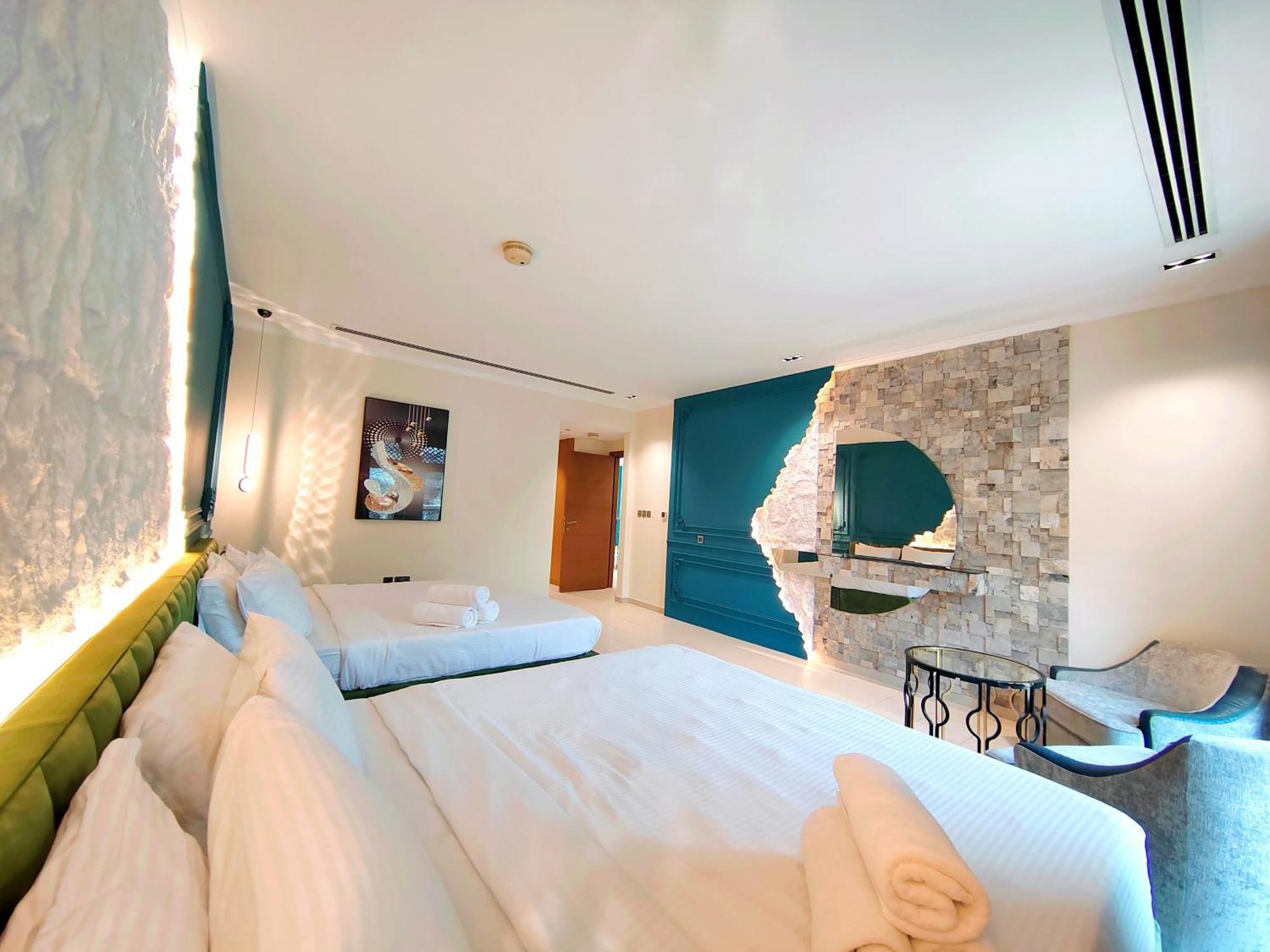 Villa Royal Private Pool, Lux 7-bedroom On Marina Dubai