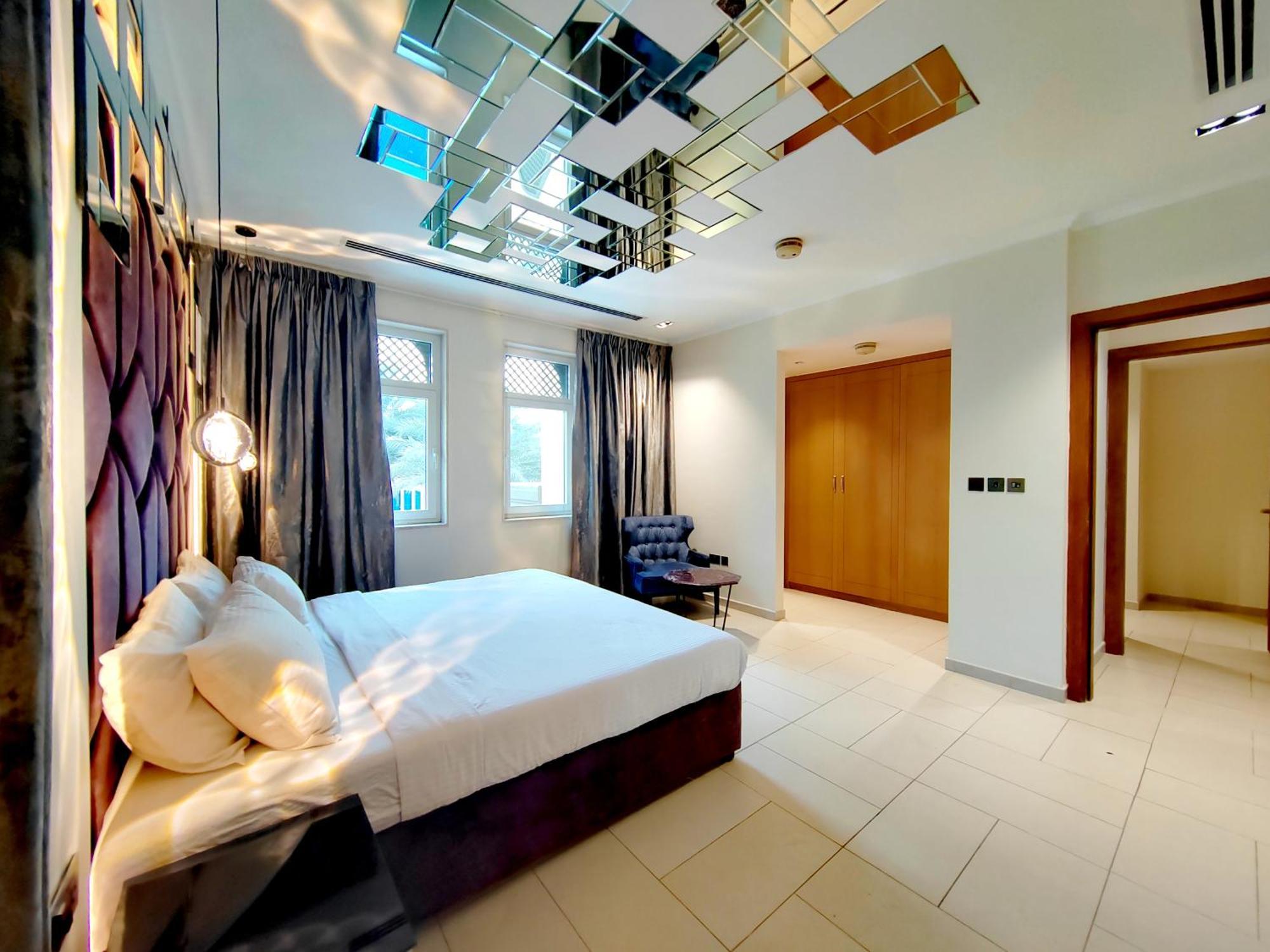 Royal Private Pool, Lux 7-bedroom On Marina Dubai