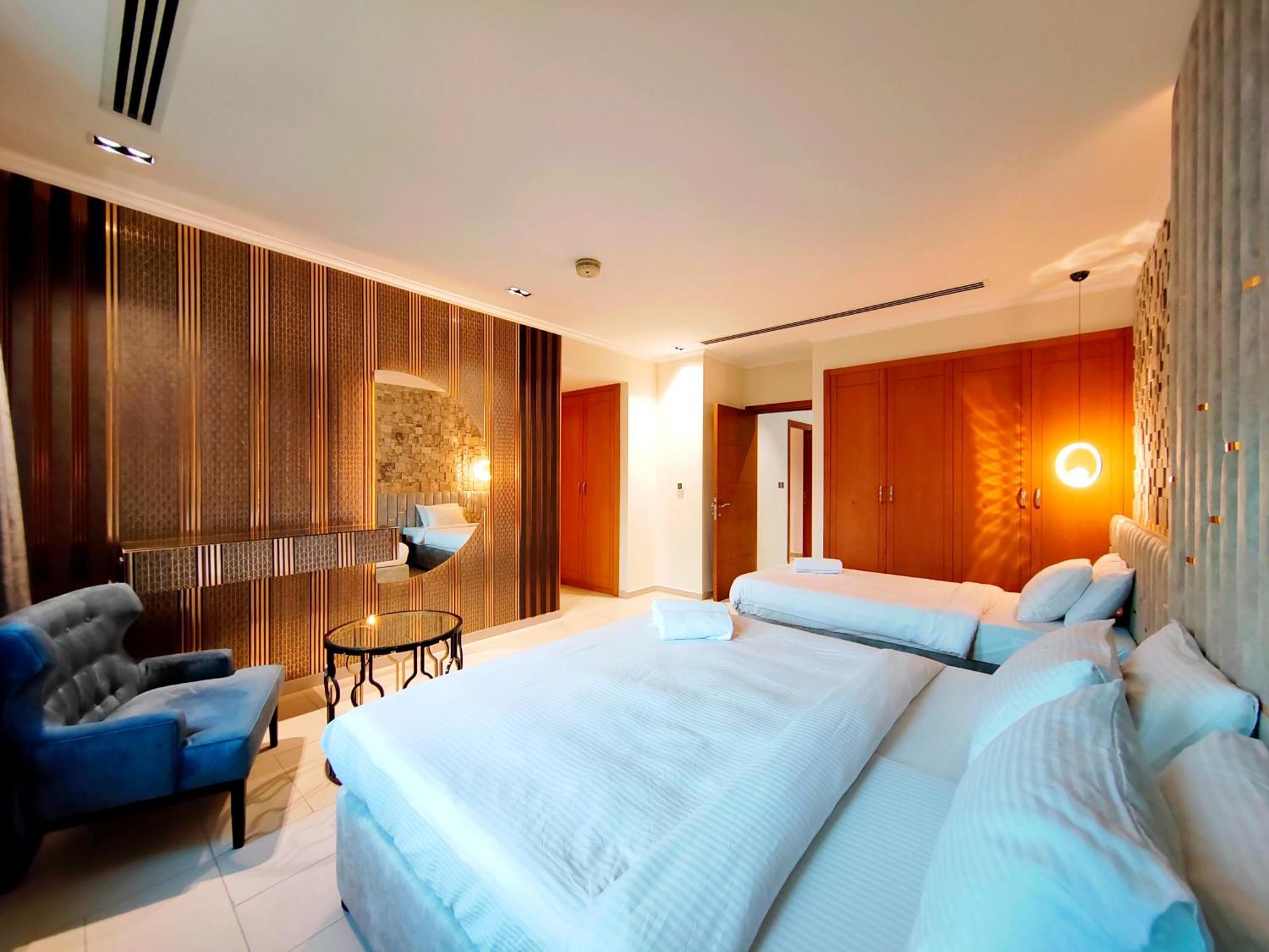 Royal Private Pool, Lux 7-bedroom On Marina *