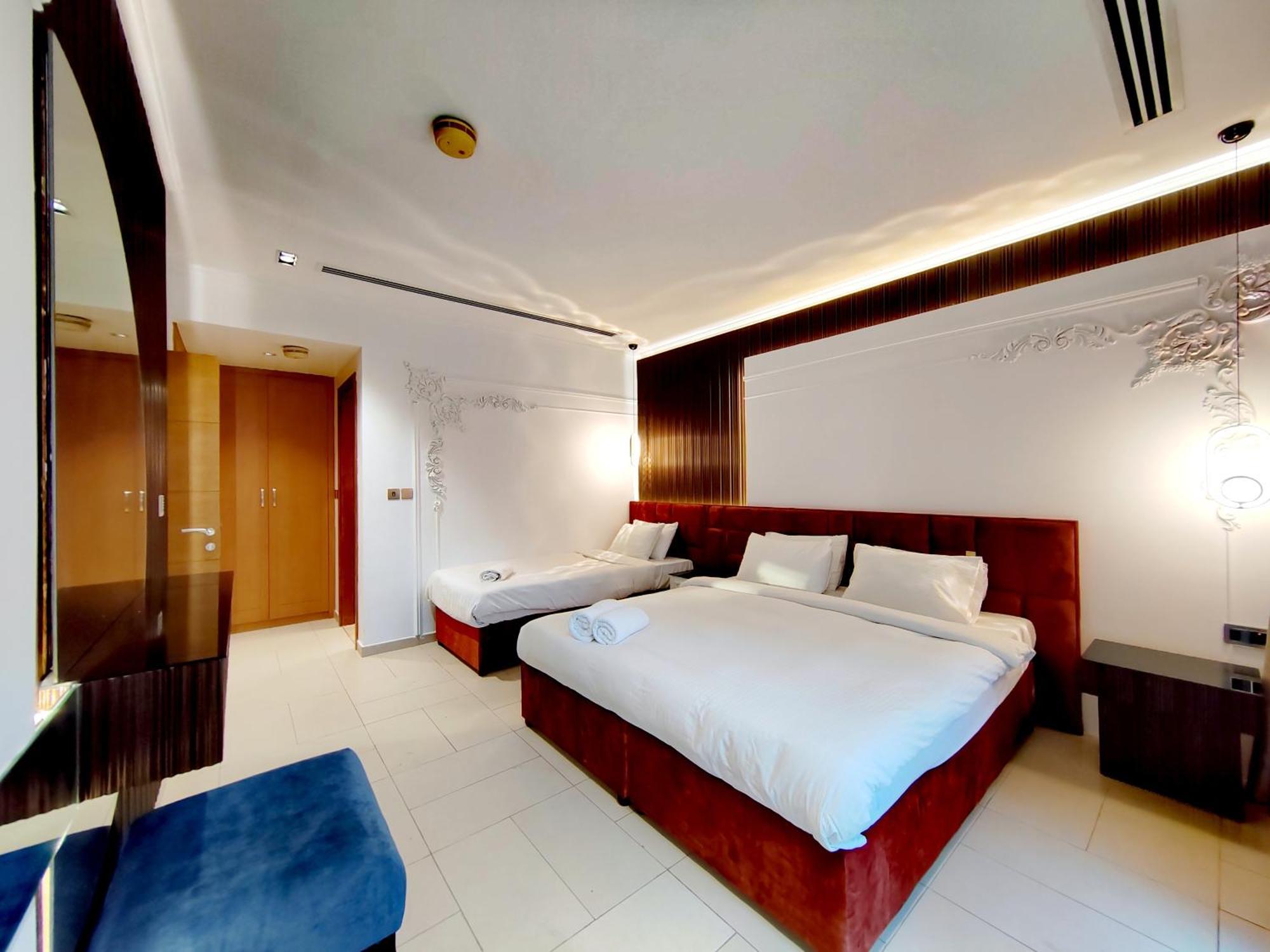 Royal Private Pool, Lux 7-bedroom On Marina *