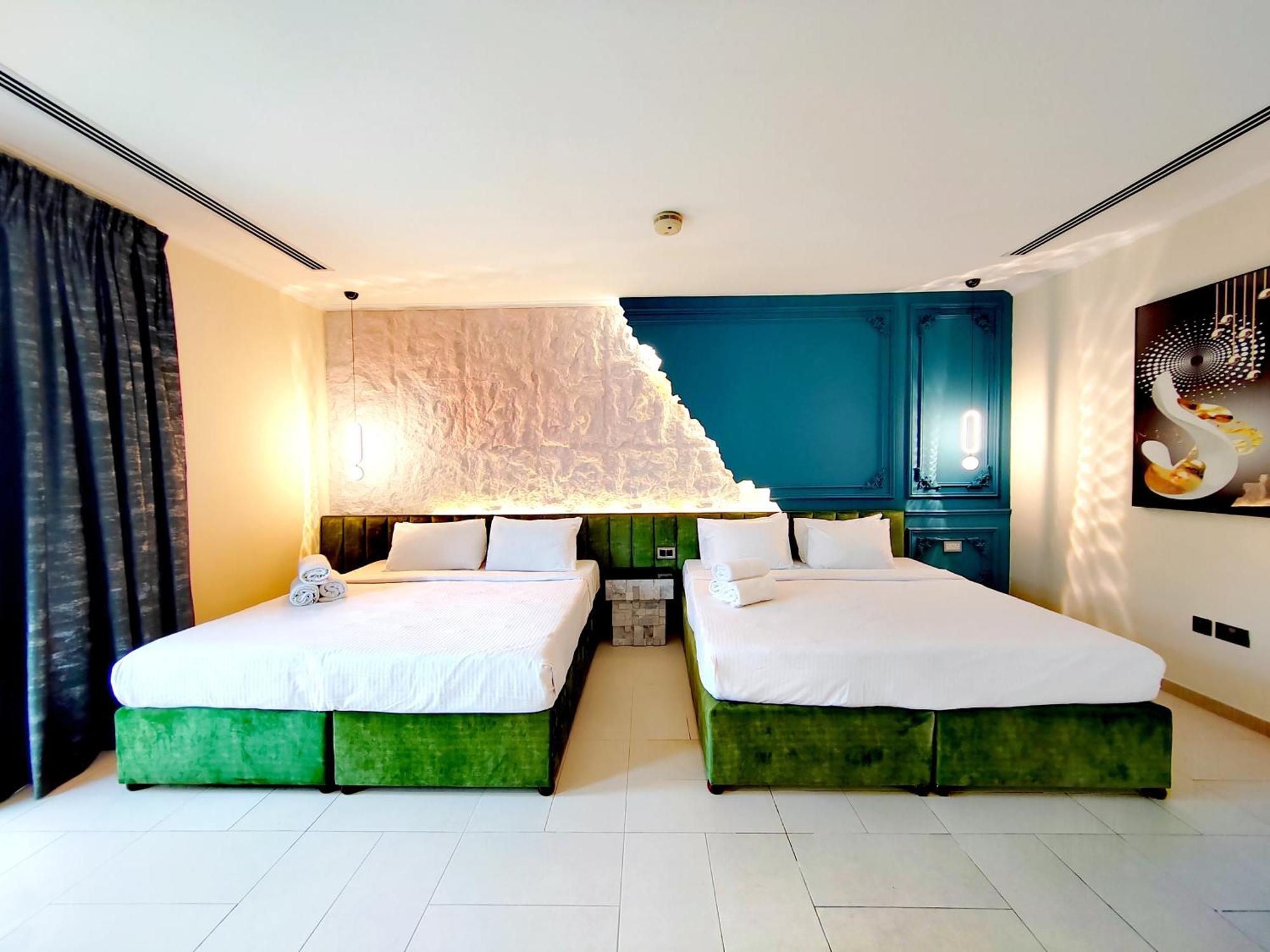 Royal Private Pool, Lux 7-bedroom On Marina *