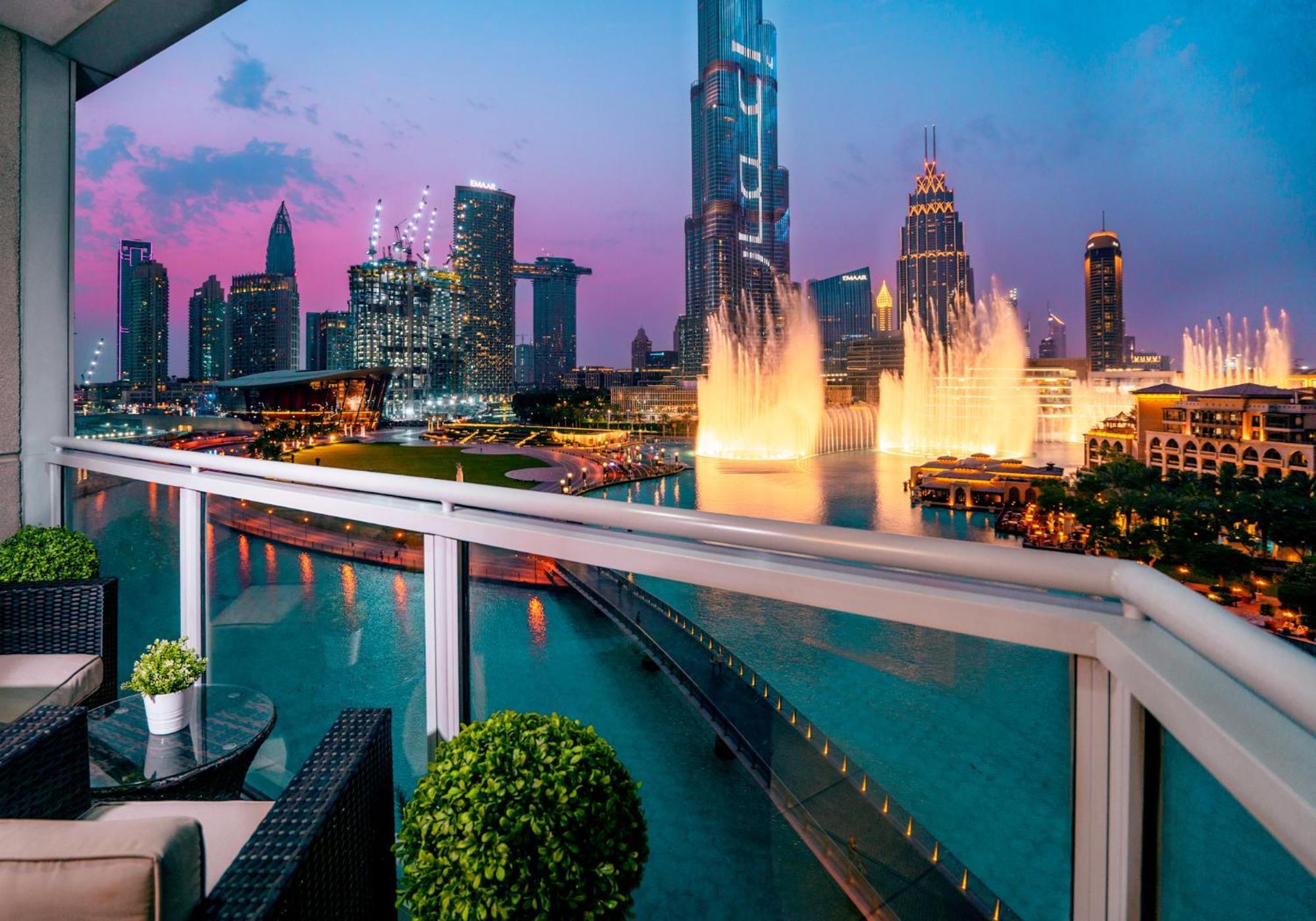 Elite Royal Apartment: Burj Khalifa View & 3-bedroom Luxury *