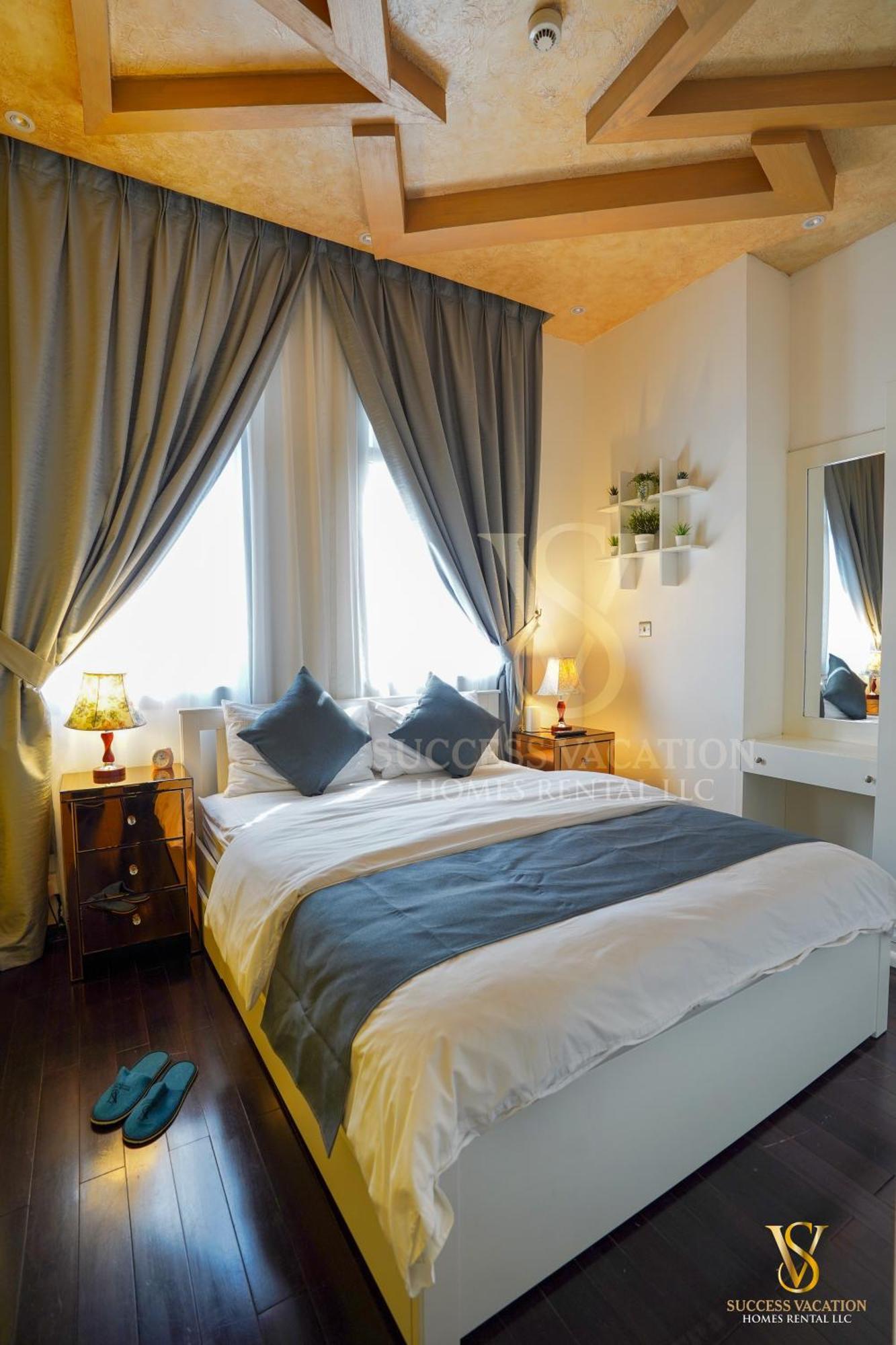 Apartment Success Luxury Apartment: Beachside Living With Daily Housekeeping