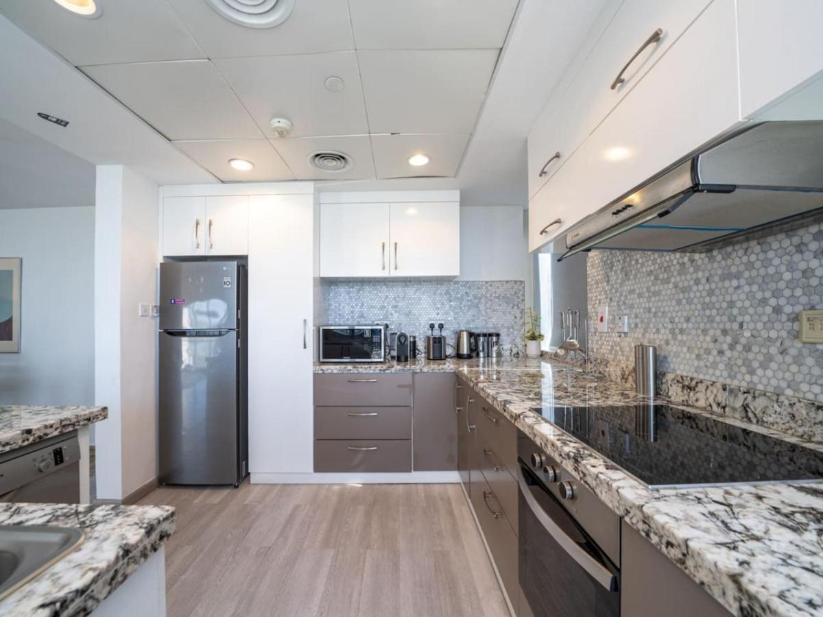 2 Bedroom Delight In The Greens * Dubai