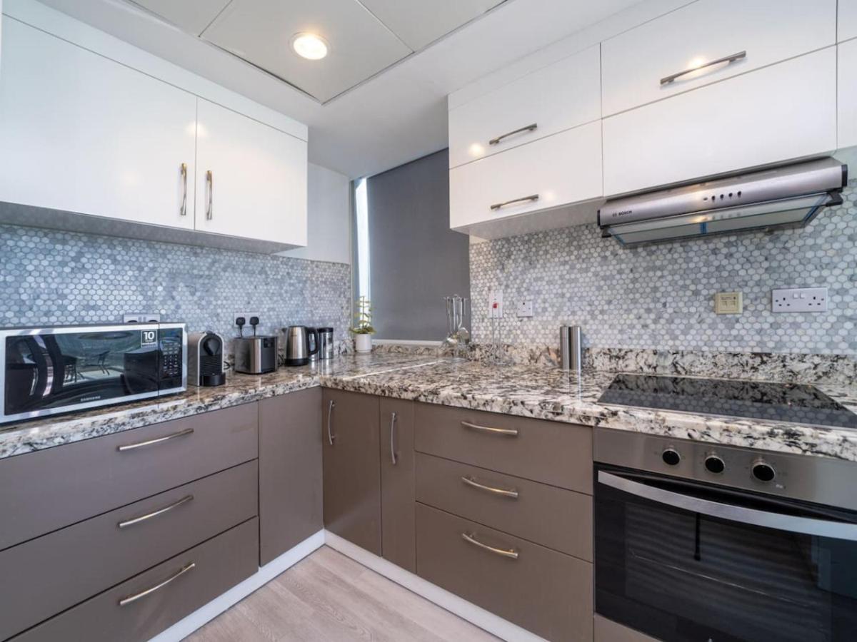 2 Bedroom Delight In The Greens Apartment Dubai
