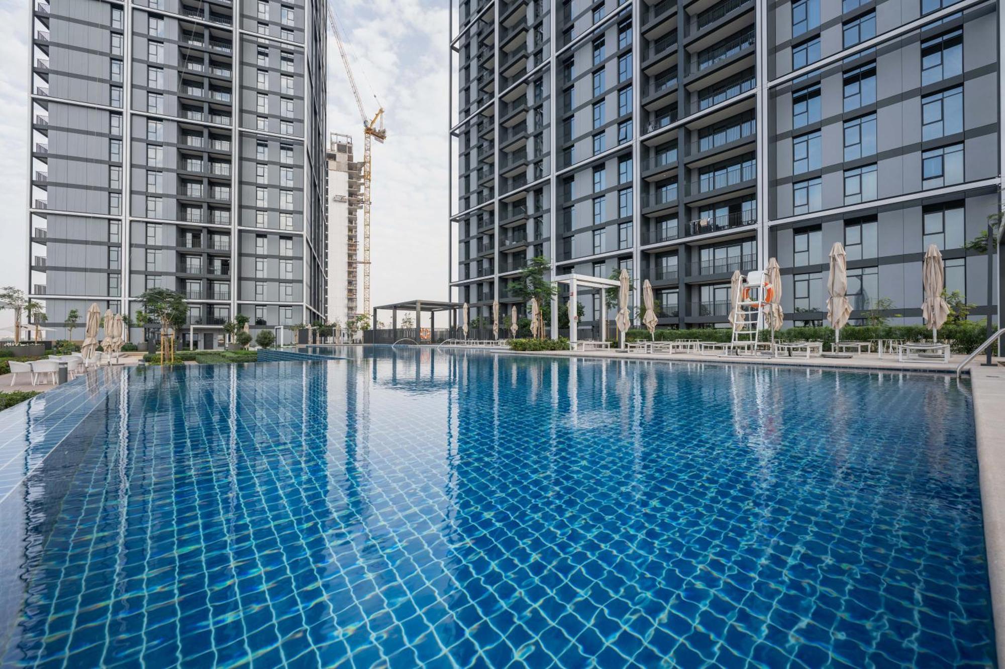 Cozy 1br In Creek Edge Stunning Bay View Swimming Pool Apartment *