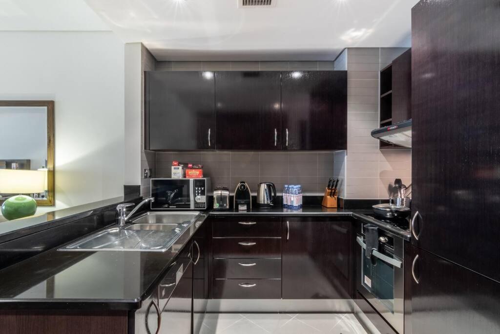 Apartment First Class 1br In Royale On The Palm Dubai