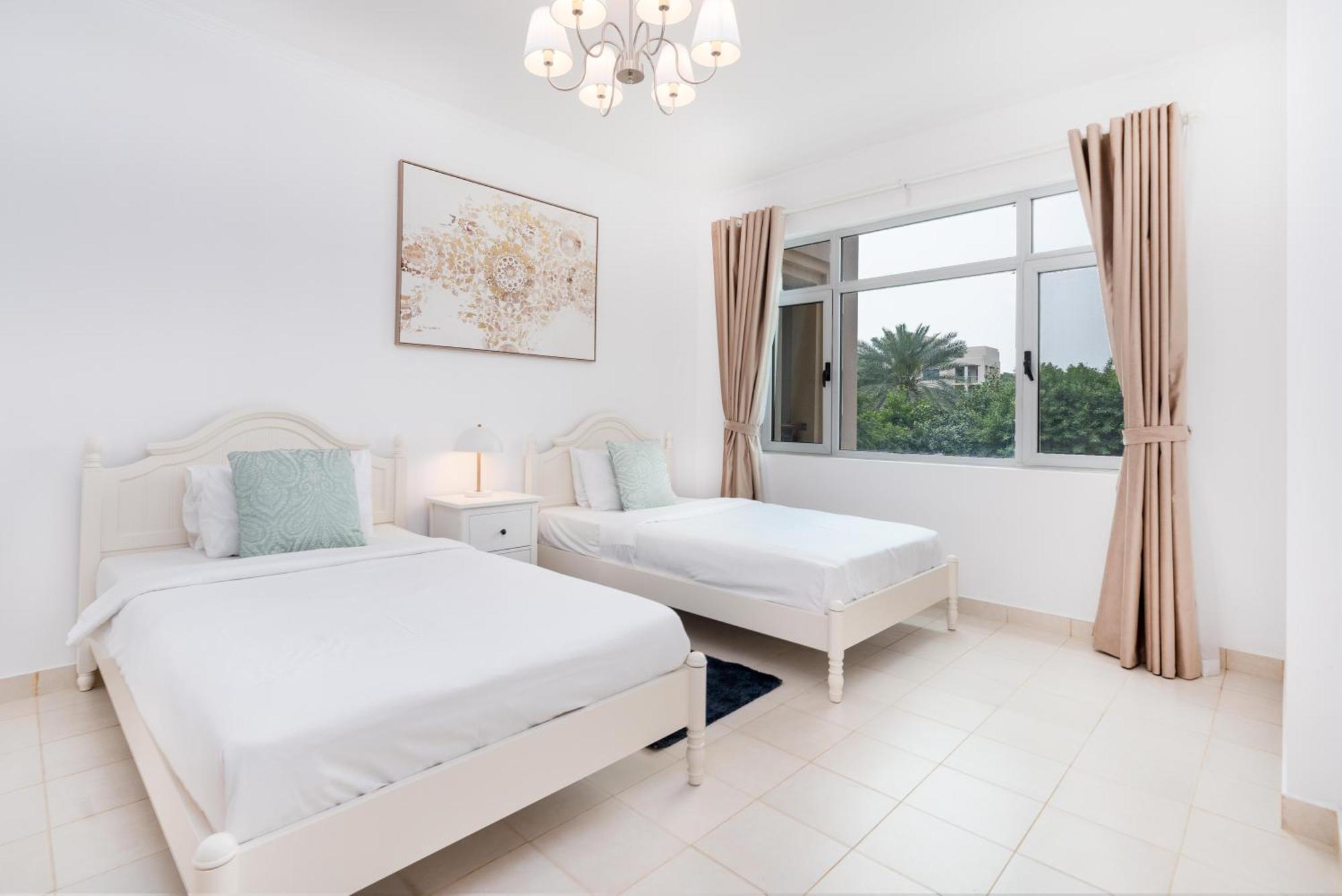 Lux I Turia Tower I & Garden View Apartment