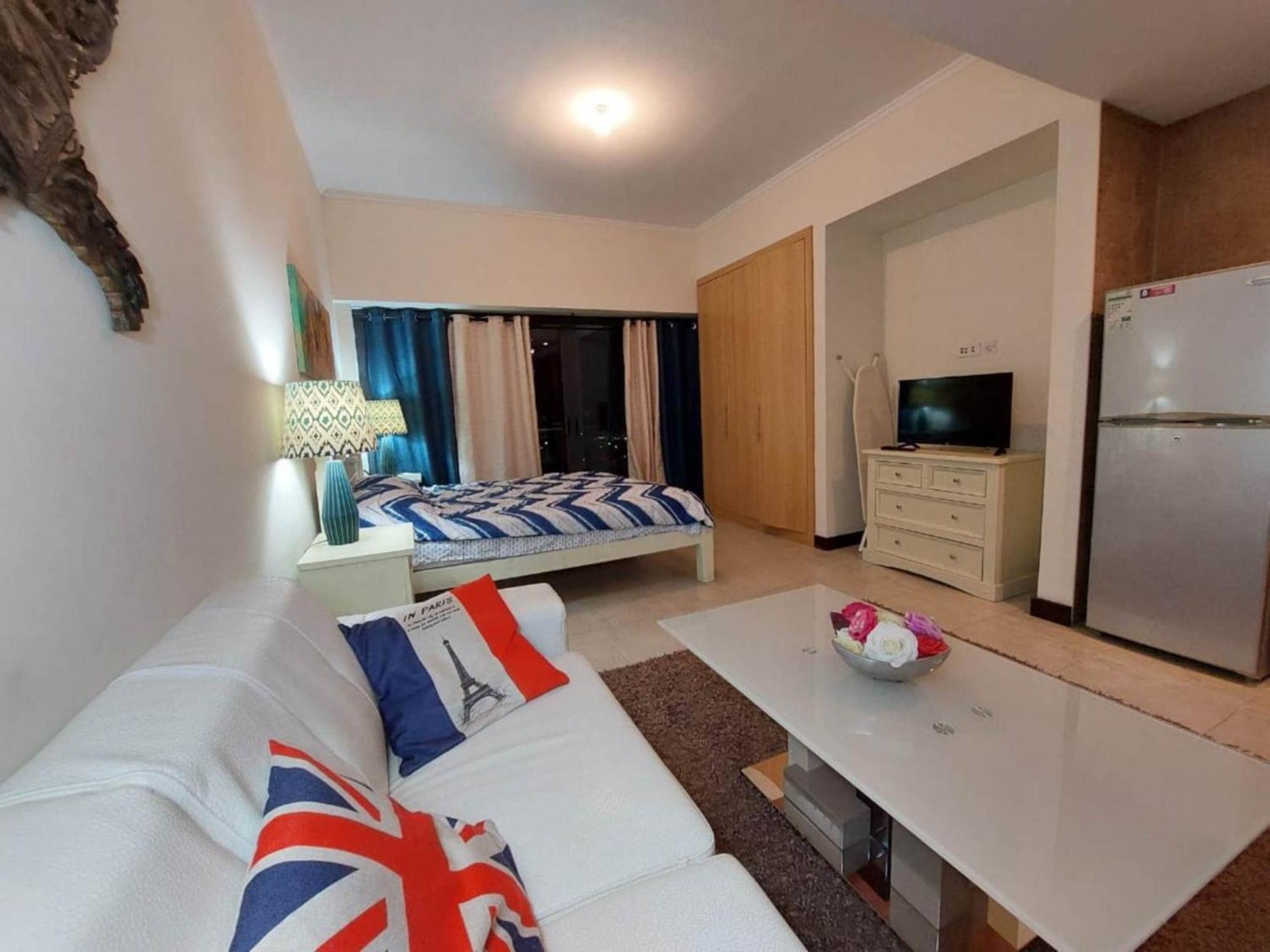 Click - Jlt - & Balcony Lakes View Entire -jn * Dubai