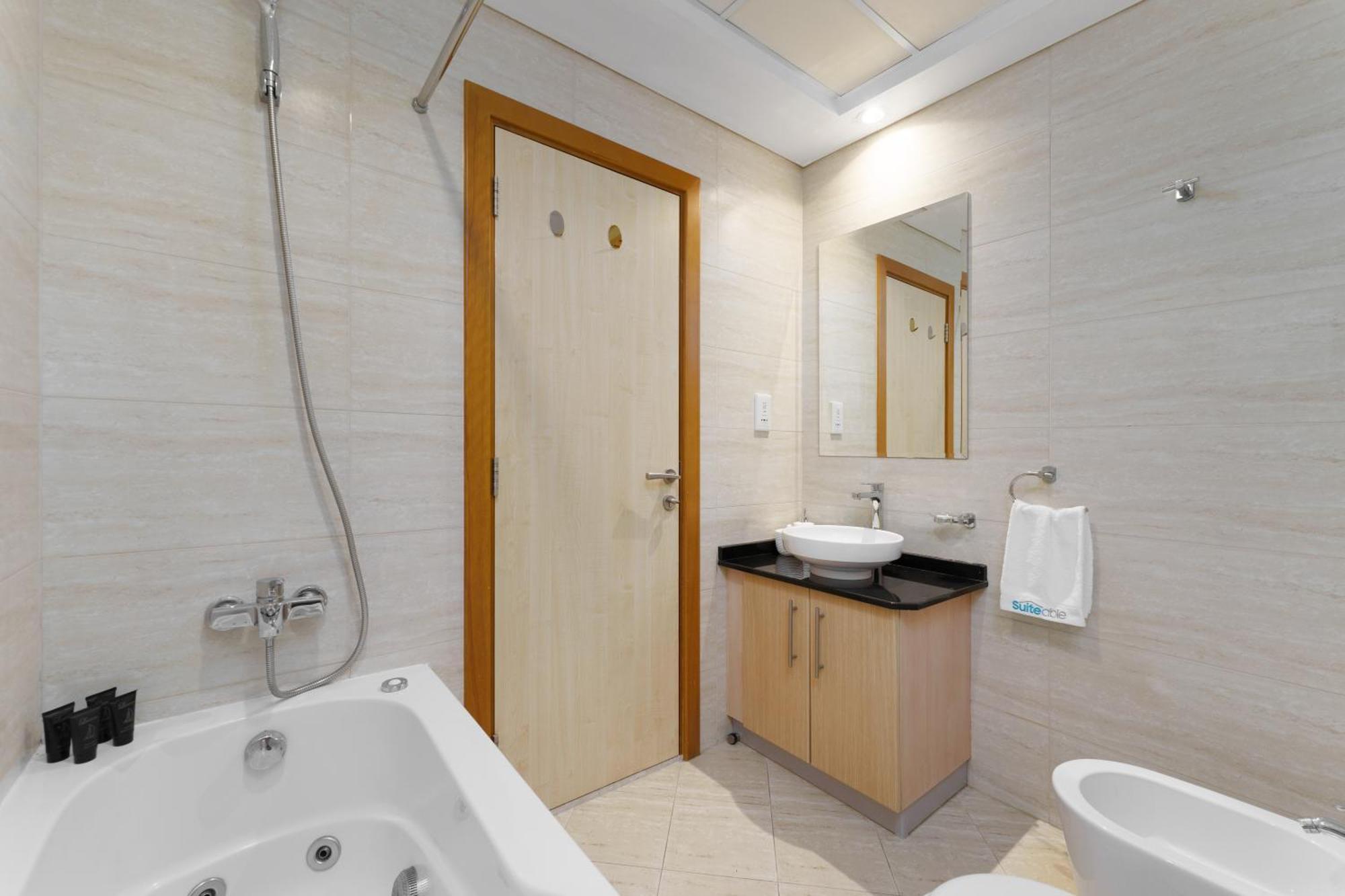 Heavenly Spacious 2 Bedroom With Stunning View * Dubai