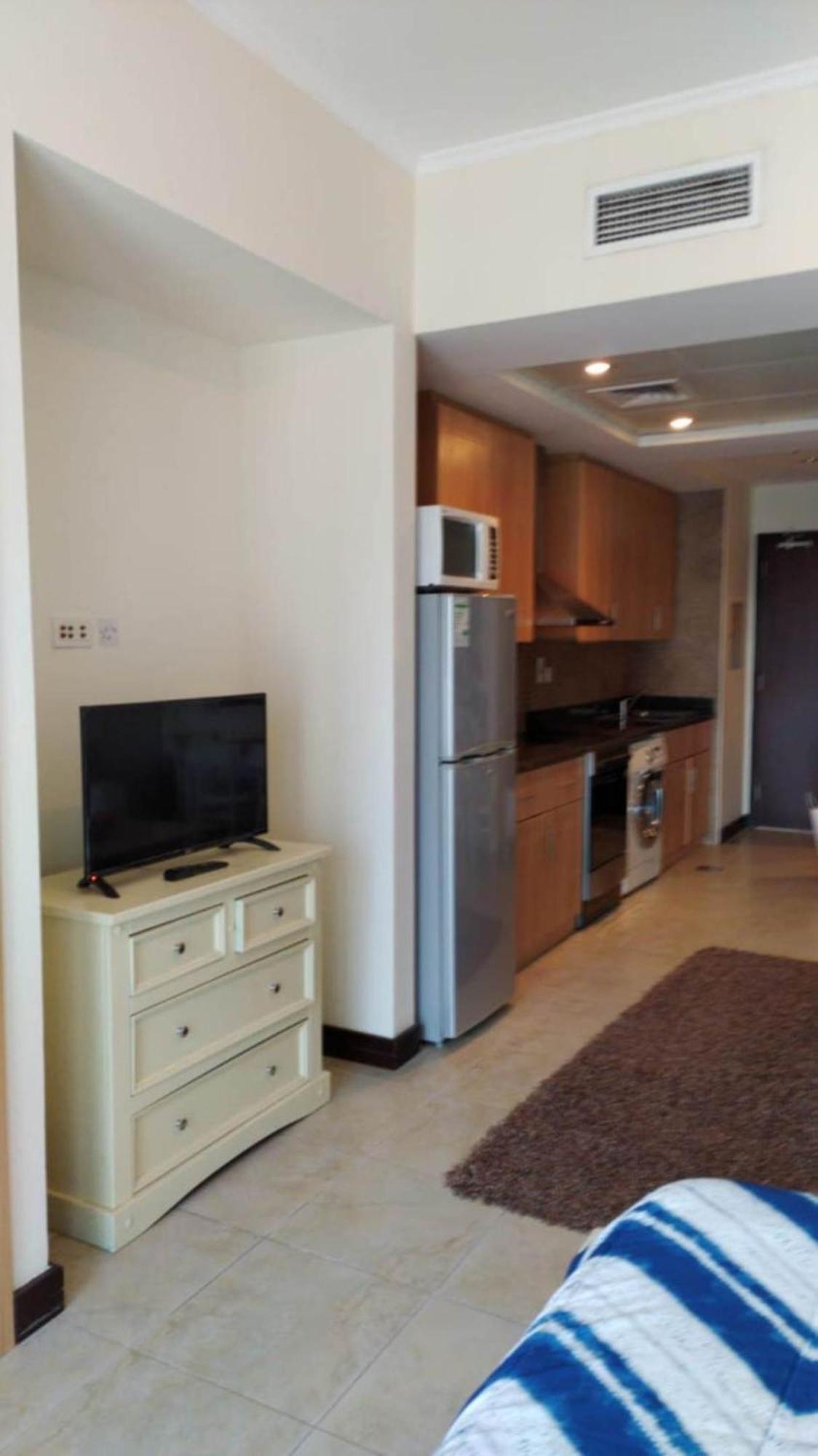 Click - Jlt - & Balcony Lakes View Entire -jn