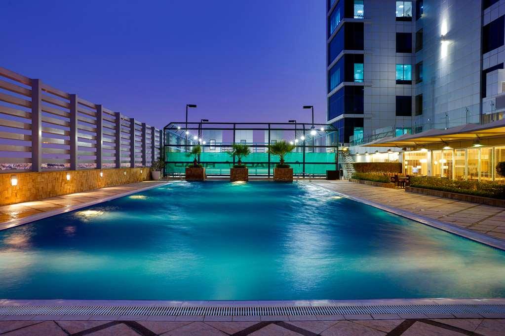 Hotel La And *