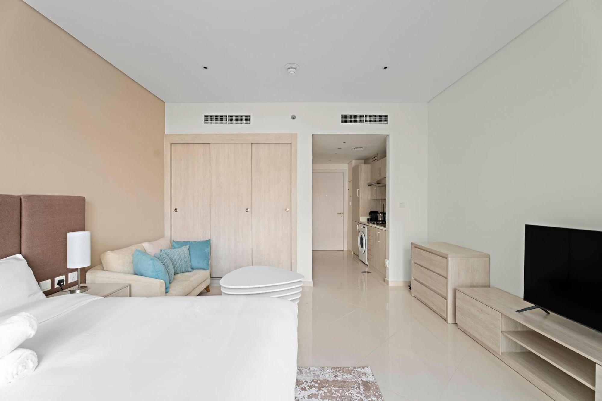 Apartment Palm Jumeirah With Rooftop Pool And View