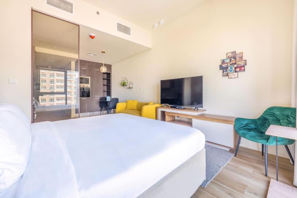 Apartment Exclusive In Park View Tower Jvc Dubai