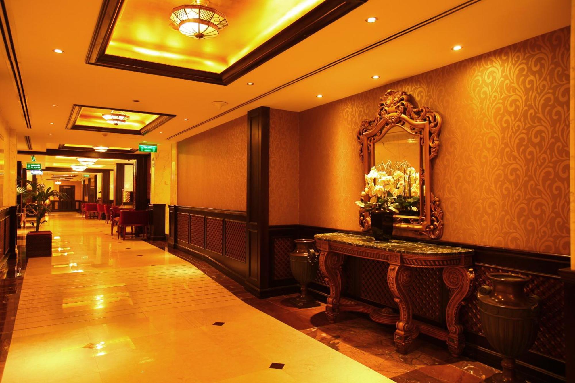 Arabian Courtyard & Hotel 4*
