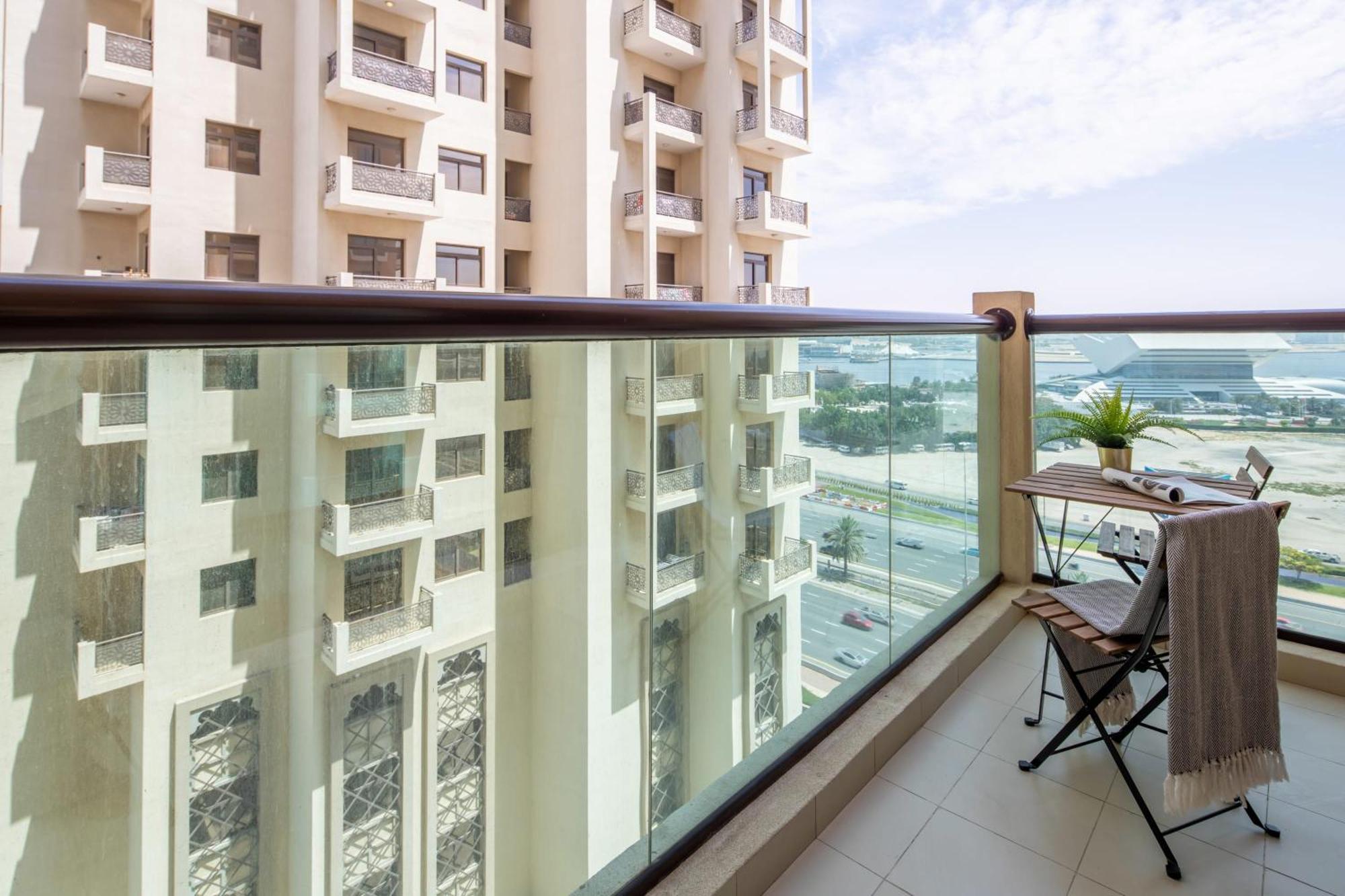 Apartment Frank Porter - Riah Towers