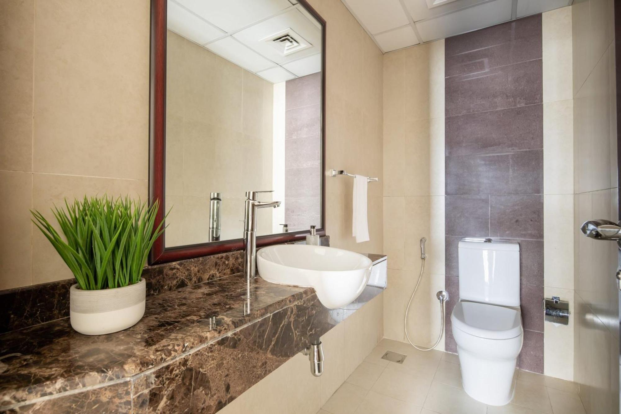 Apartment Frank Porter - Riah Towers *