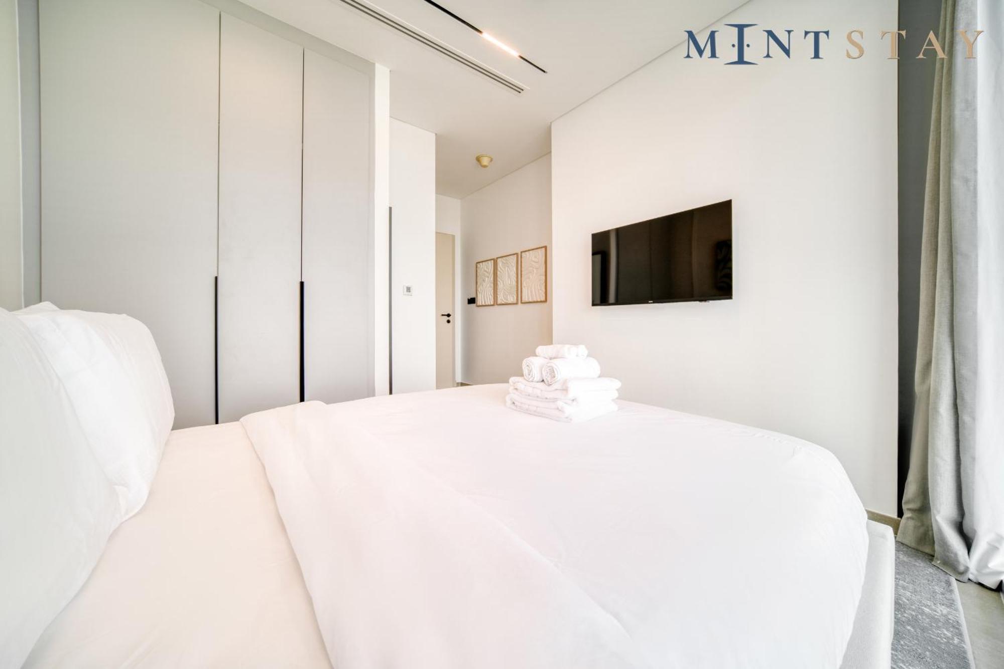 Burj Daman, Difc - Mint Apartment *