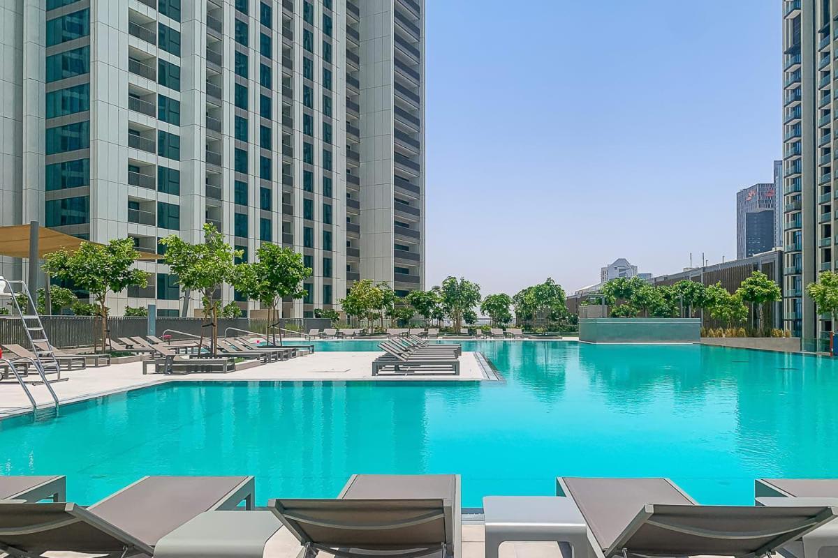 Frank Porter - Downtown Views Ii, Tower 2 Apartment Dubai