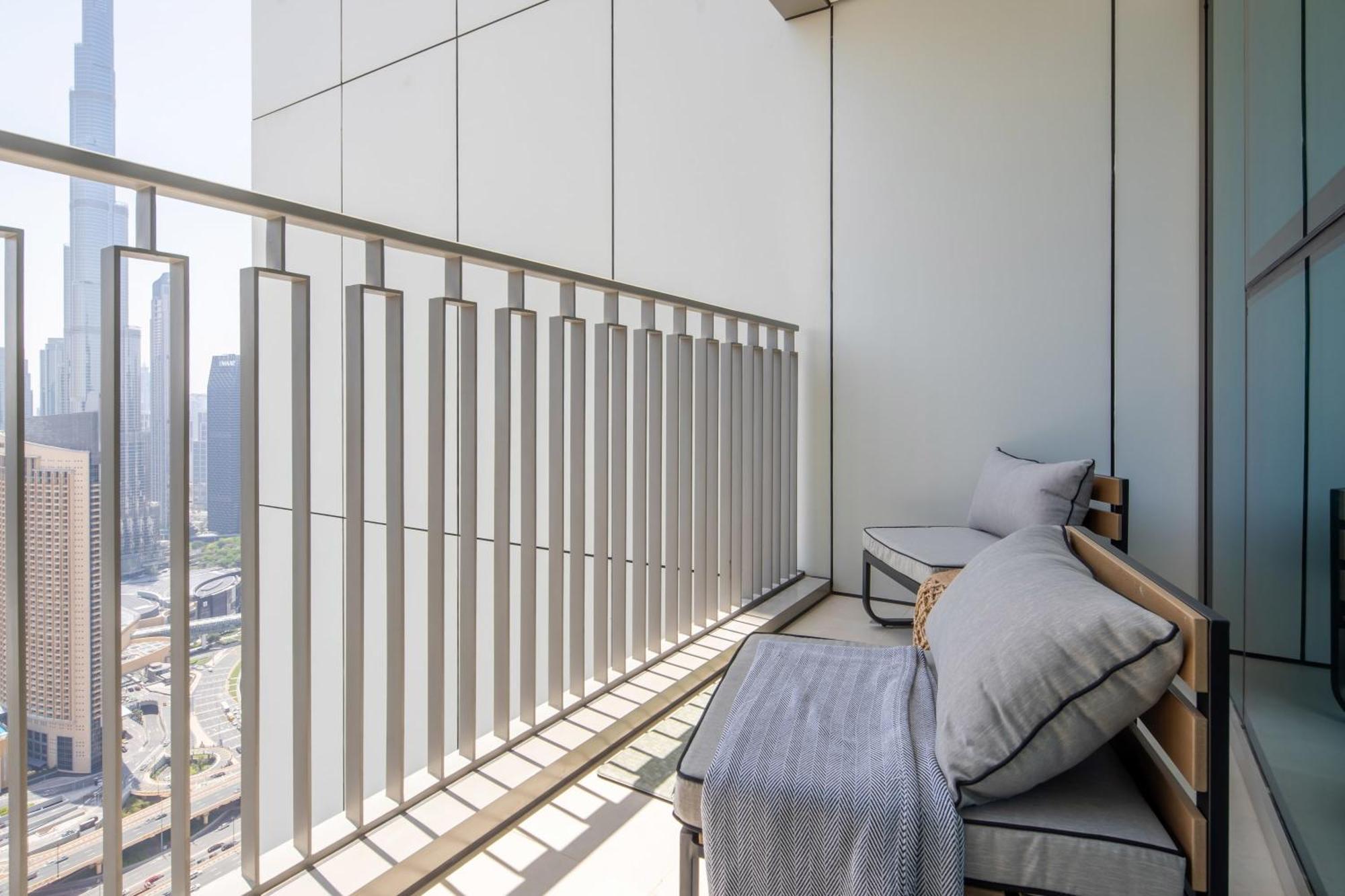 Frank Porter - Downtown Views Ii, Tower 2 Apartment