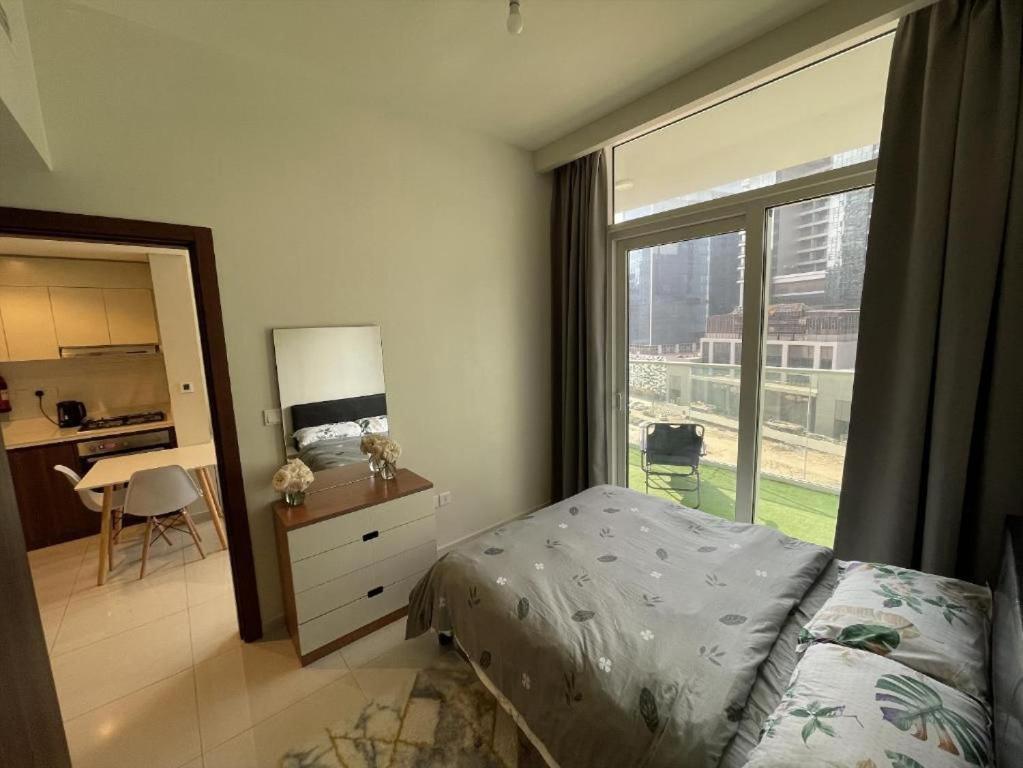 Apartment Reva Building, Step Away From Mall Dubai