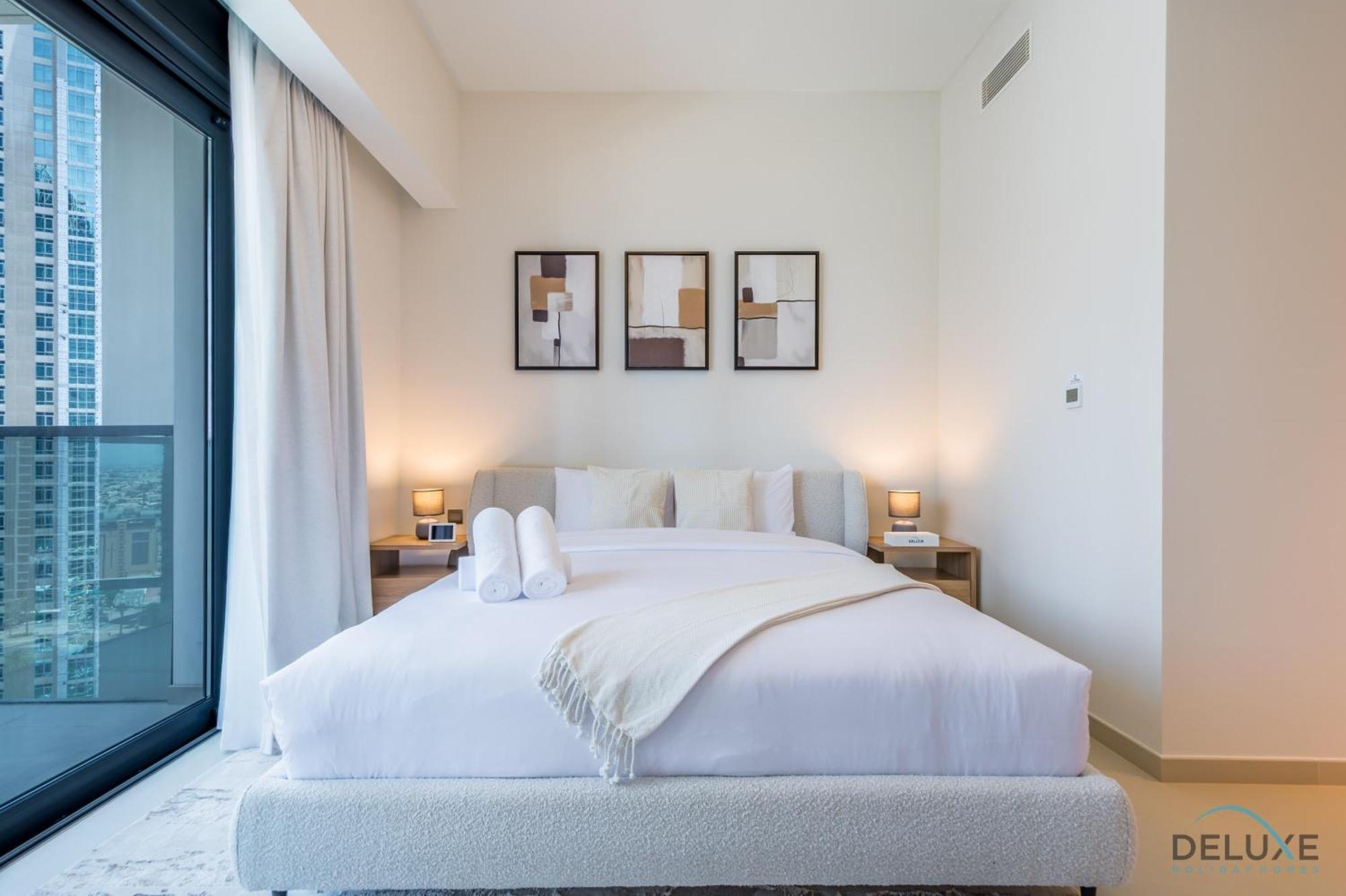Majestic 3br With Assistant At Act One Act Two Tower 2 In Downtown By Deluxe Homes Dubai