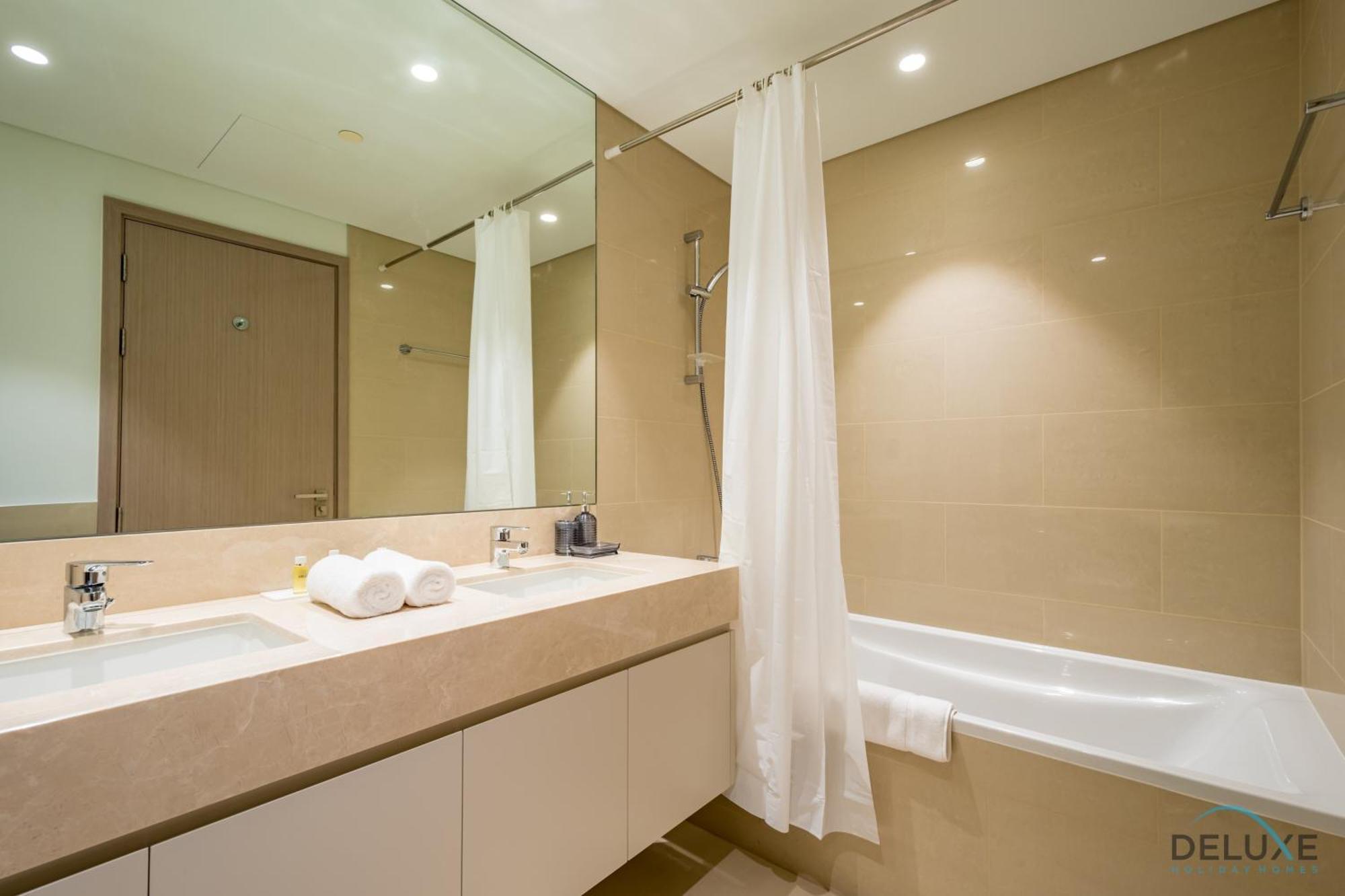 Majestic 3br With Assistant At Act One Act Two Tower 2 In Downtown By Deluxe Homes Apartment
