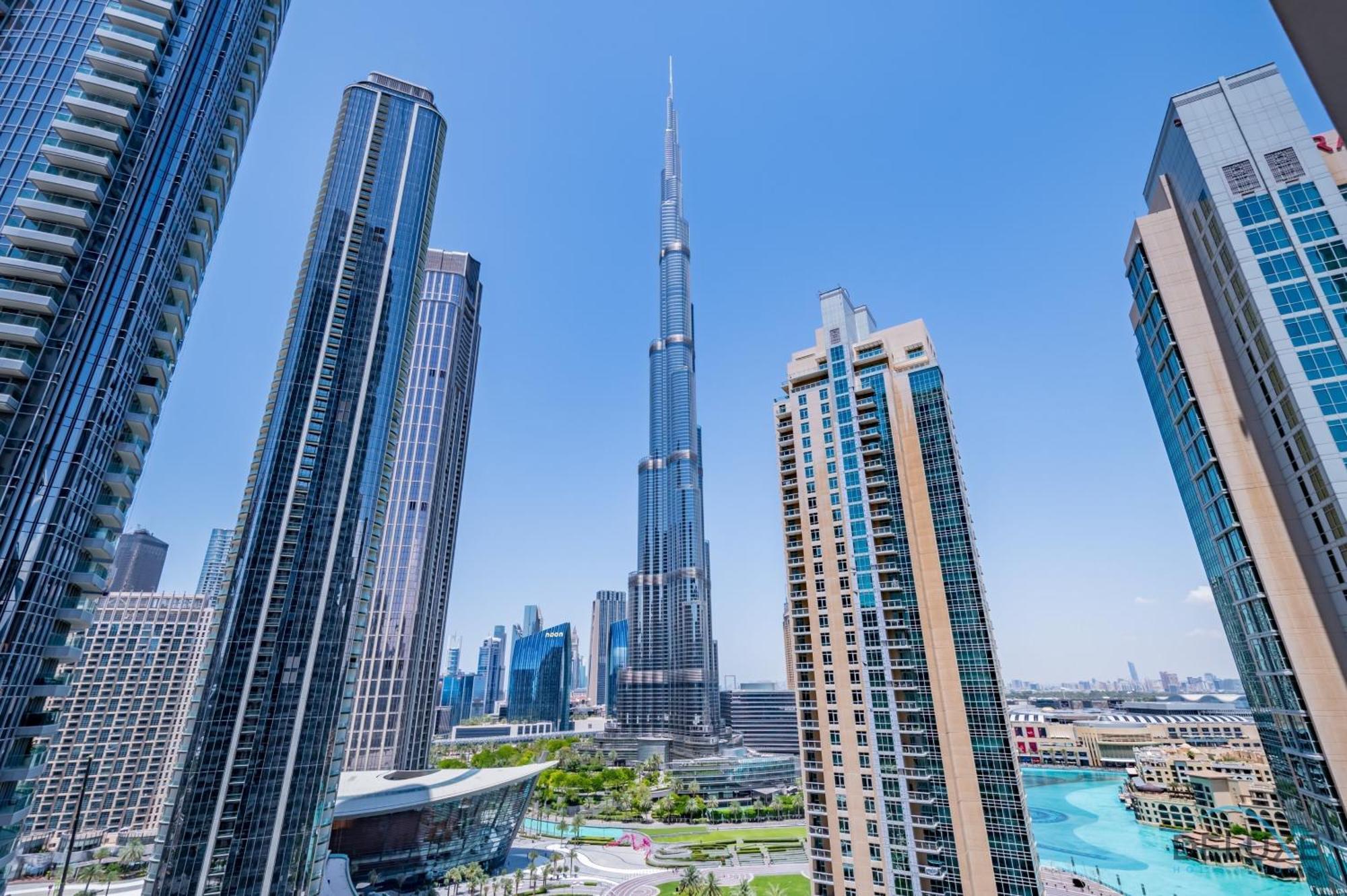 Majestic 3br With Assistant At Act One Act Two Tower 2 In Downtown By Deluxe Homes Dubai