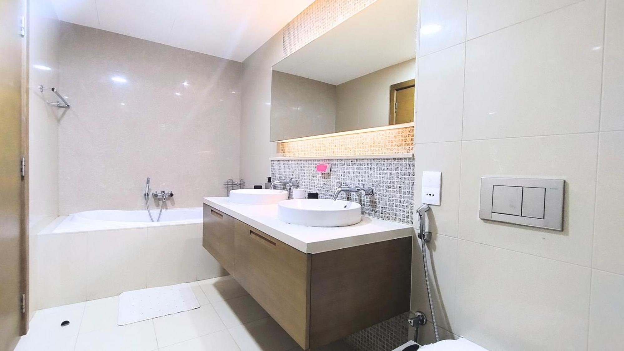 Claren Tower 2 By Golden Casa * Dubai