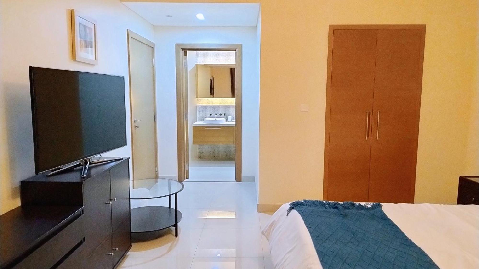 Apartment Claren Tower 2 By Golden Casa