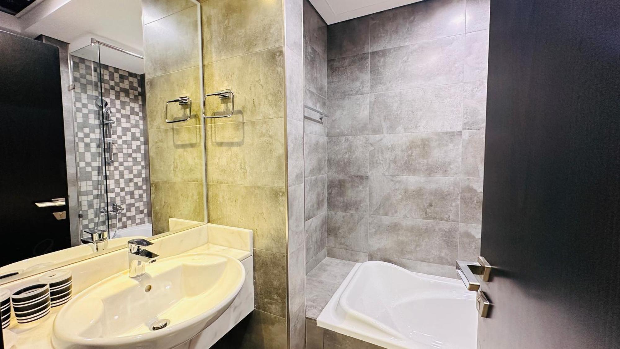 Apartment Oval Tower Furnished Studio Business Bay
