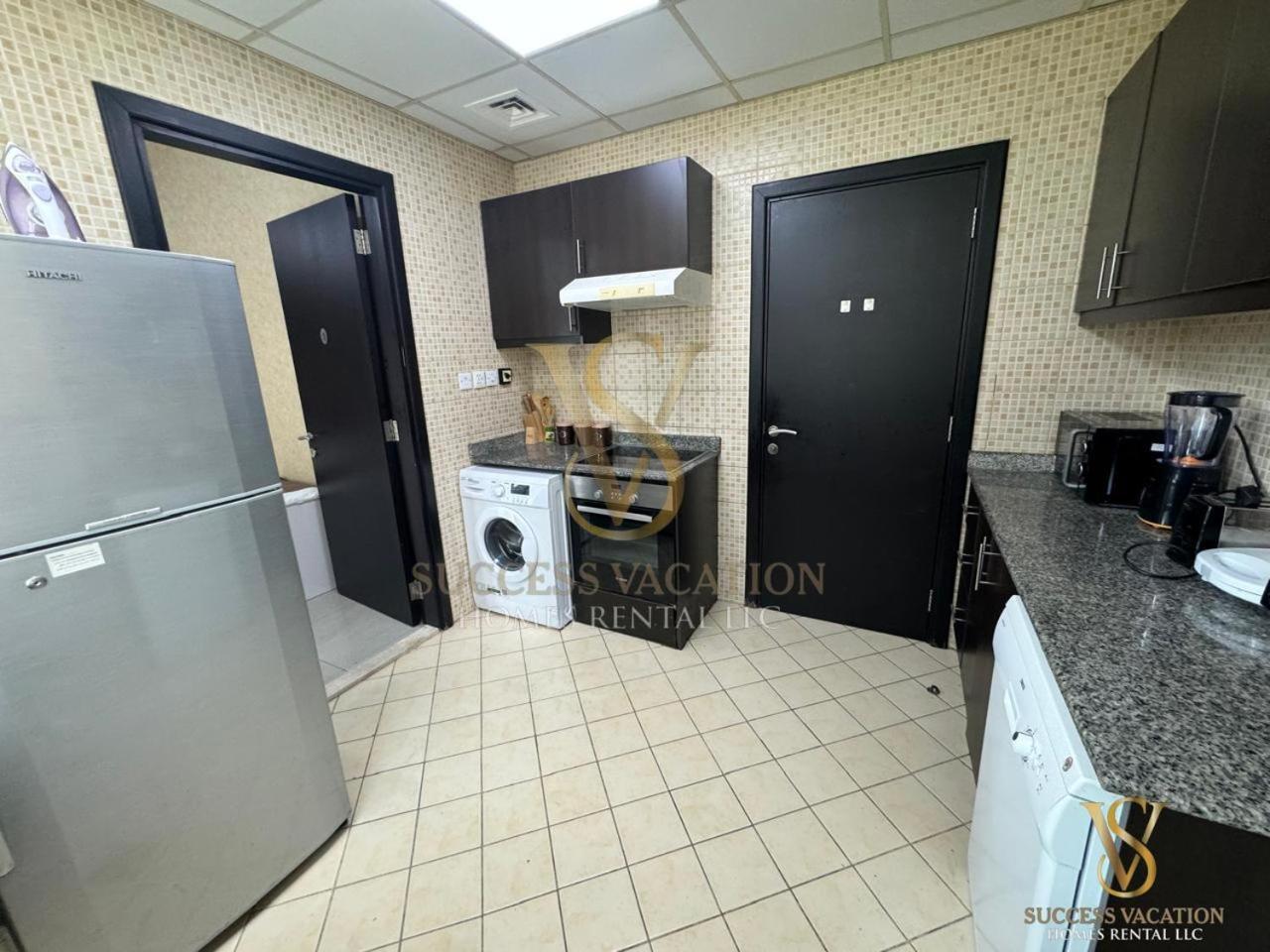 Success Luxury Apartment: Beachside Living With Daily Housekeeping Dubai