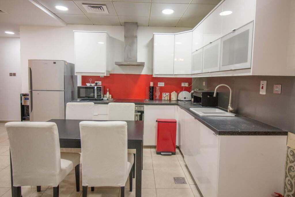 Ideal For Families Close To Amenities Apartment *