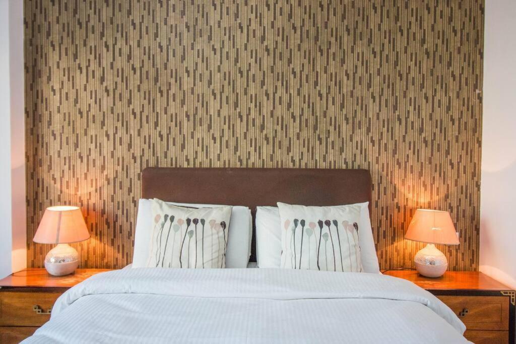 Ideal For Families Close To Amenities Apartment Dubai
