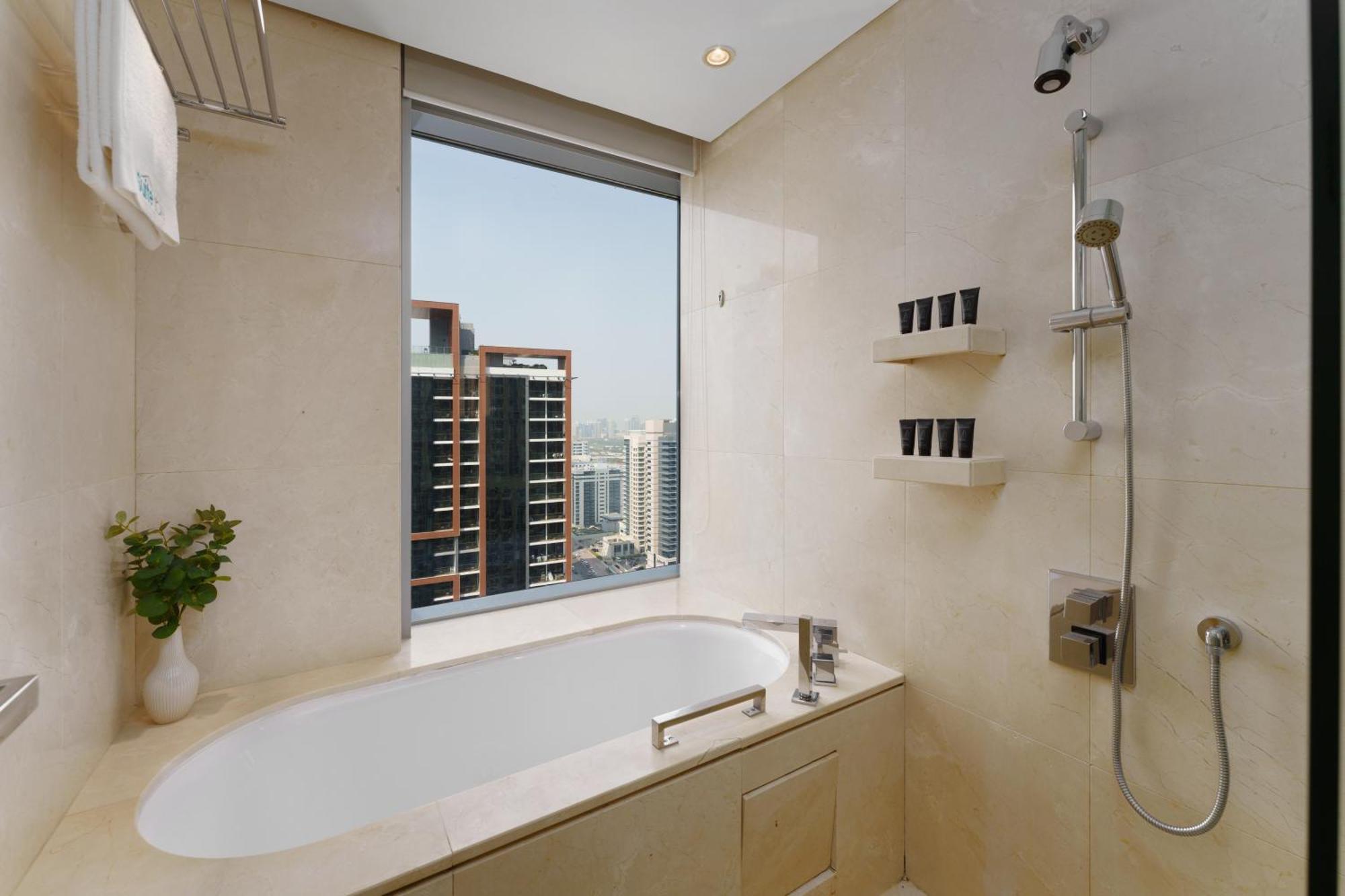 Exquisite Marina Living By Suiteable * Dubai
