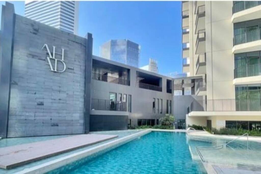 Luxury In Business Bay With Pool And Gym Apartment