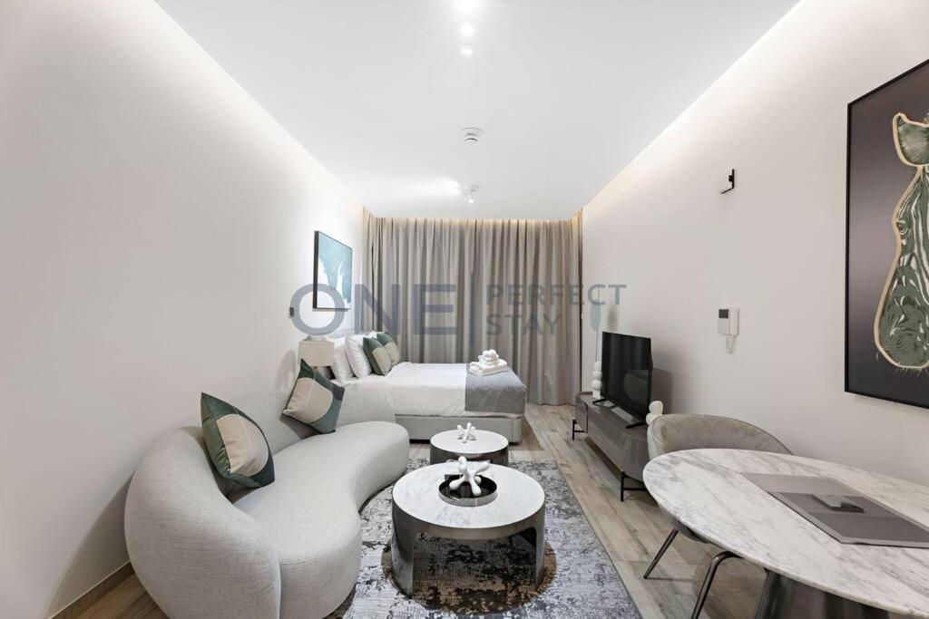 Apartment Chic In Business Bay With Pool And Gym *