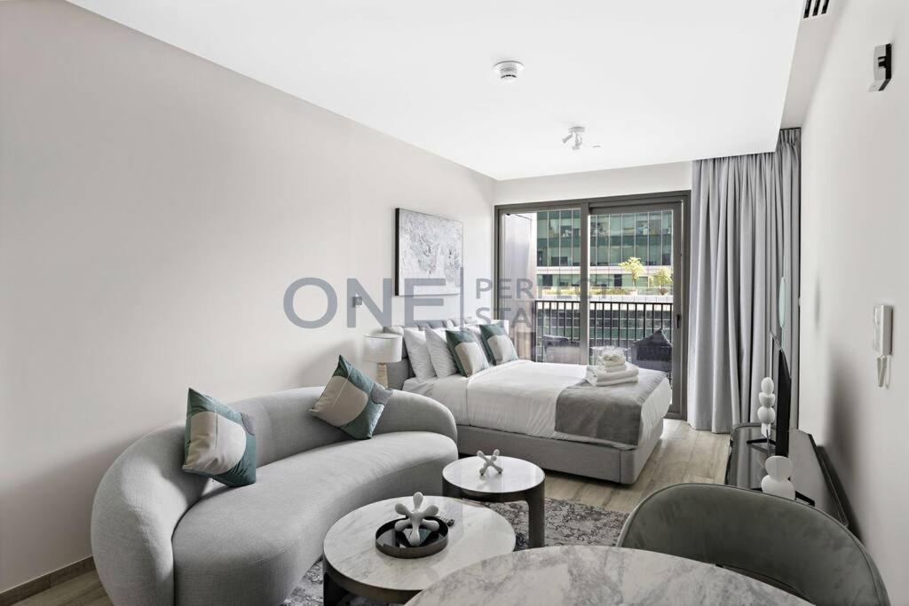 Chic In Business Bay With Pool And Gym * Dubai