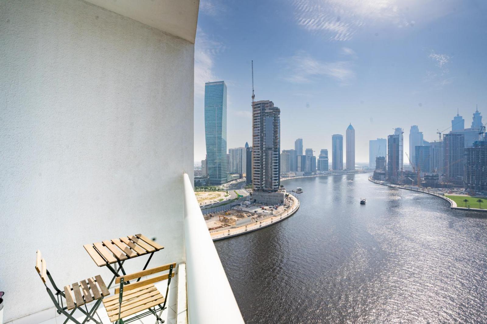 Apartment Escape 24 - Luxury In Damac Maison Prive Business Bay Dubai