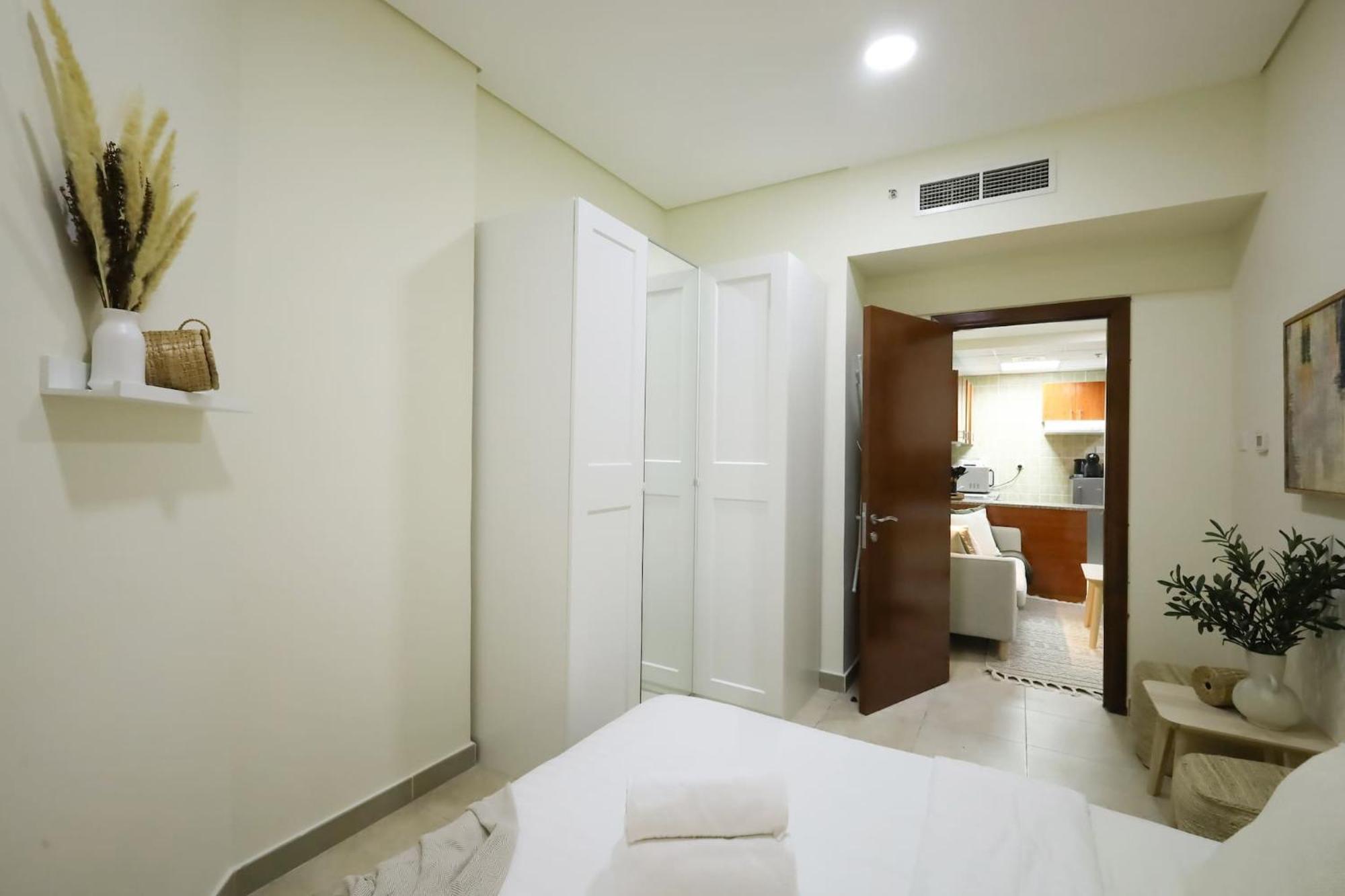 Cozy 1 Bedroom In Jlt Apartment