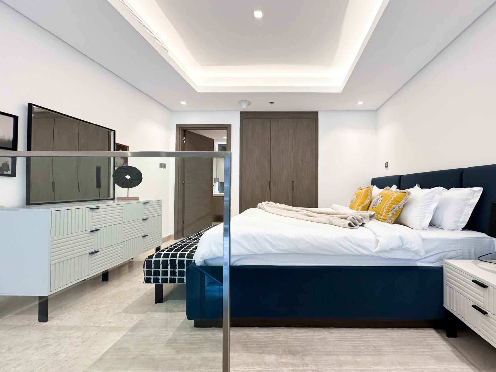 Trophy - Elevated Living In Luxurious Business Bay Loft Apartment *
