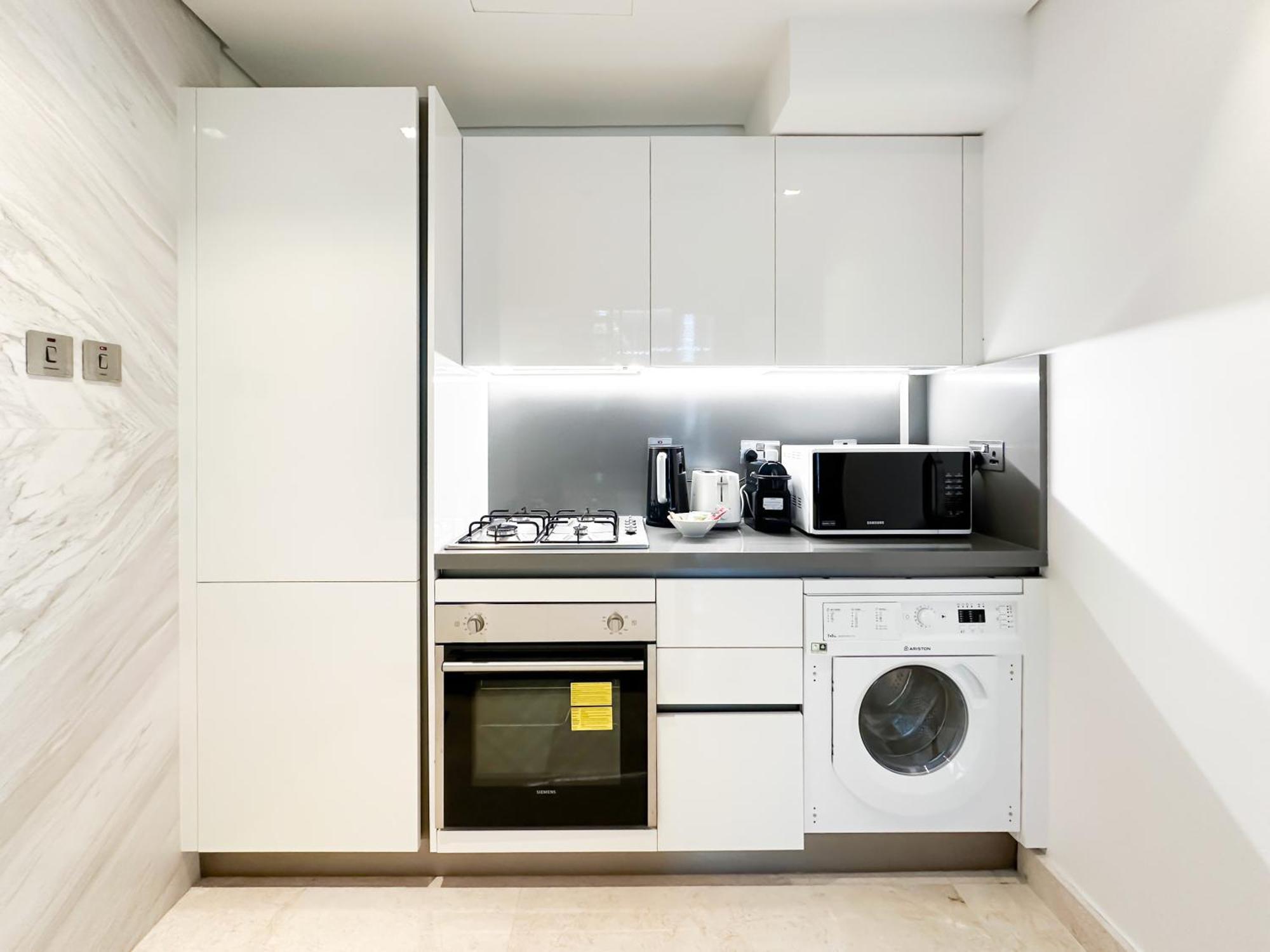 Apartment Trophy - Elevated Living In Luxurious Business Bay Loft *