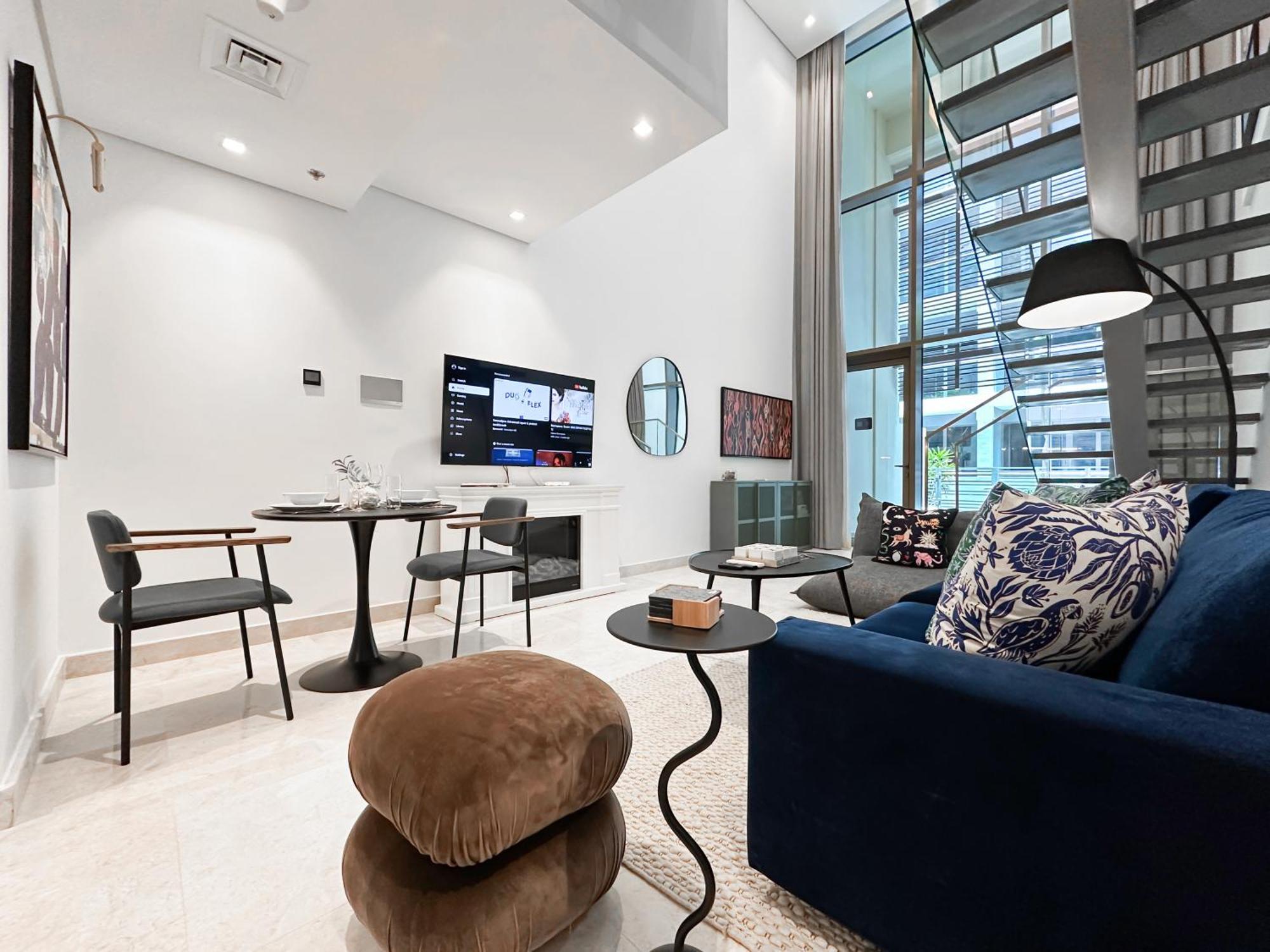 Trophy - Elevated Living In Luxurious Business Bay Loft
