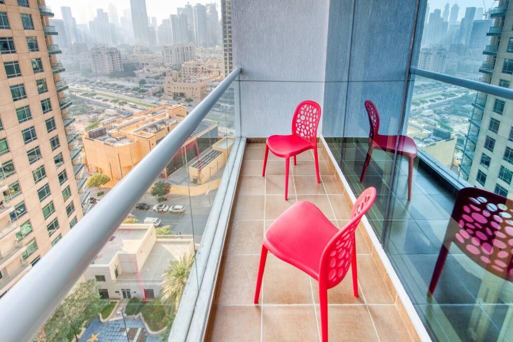 Rh - Spacious Studio, Near Mall, Downtown Apartment
