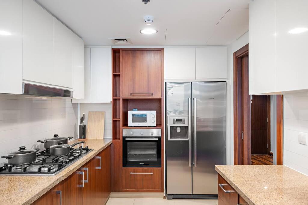 First Class 3br Burj Khalifa & Fountain Views Apartment *