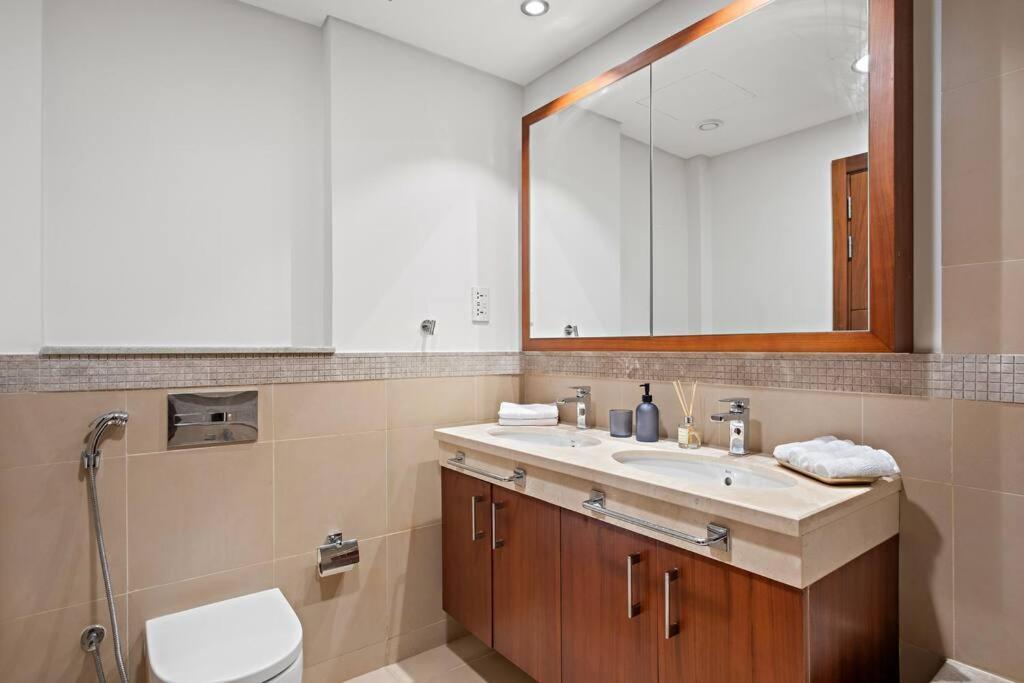 First Class 3br Burj Khalifa & Fountain Views Apartment Dubai