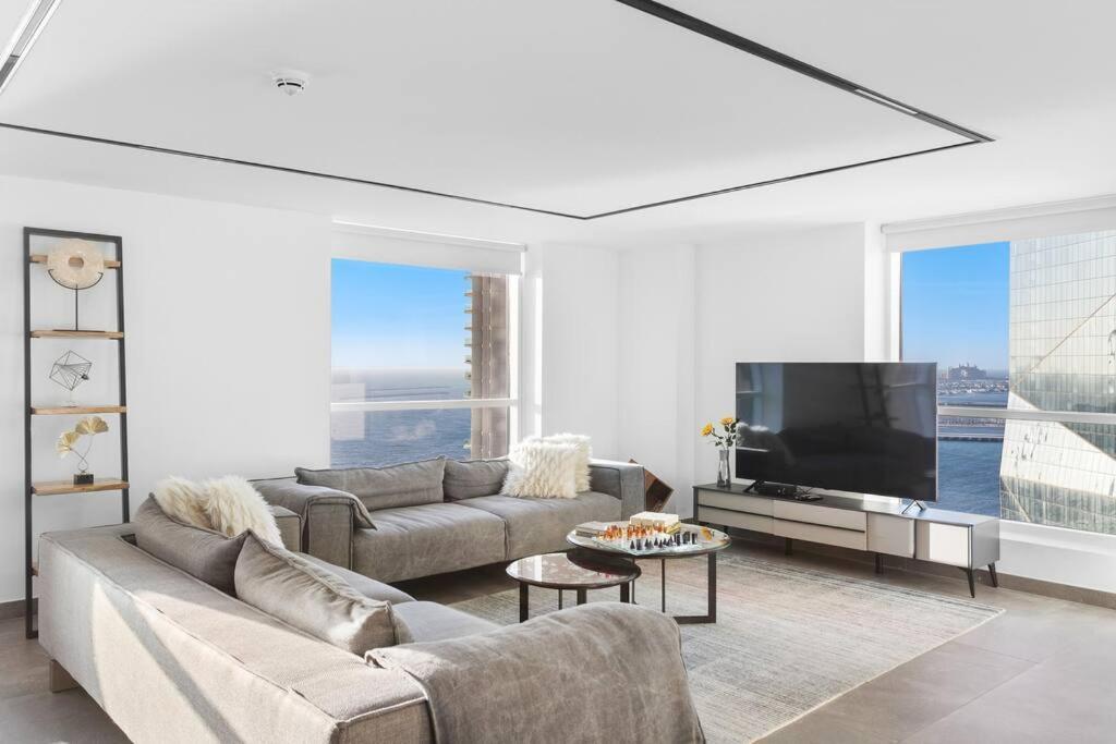 Sea View 3br With Access, Dining & Concierge *