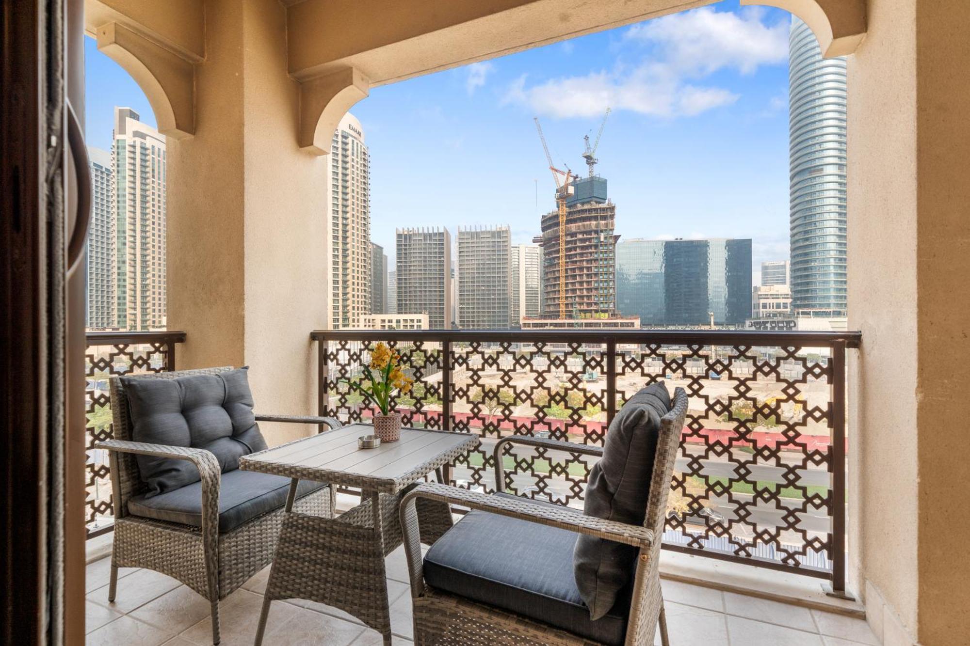 Rehan Suites, Downtown Dubai, Near Burj Khalifa & Mall - Homes Apartment