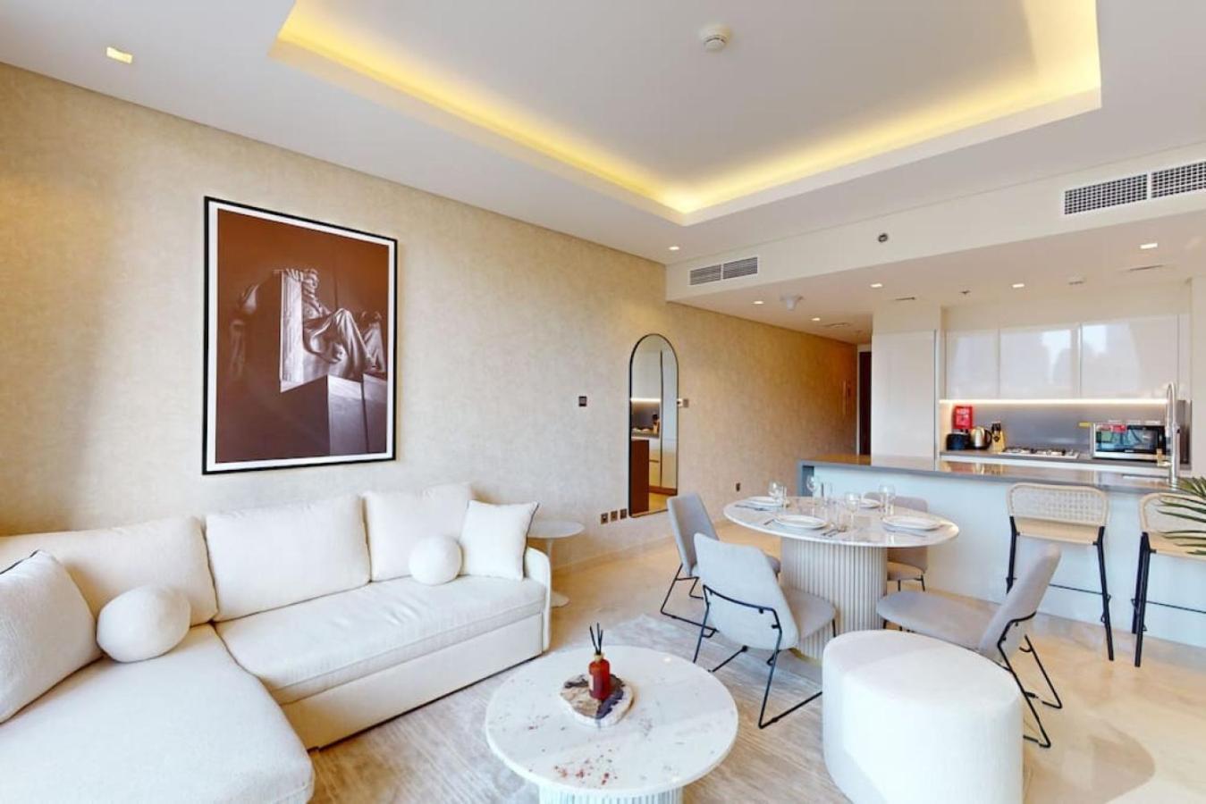 The Sterling - Modern One Bedroom Apartment Dubai